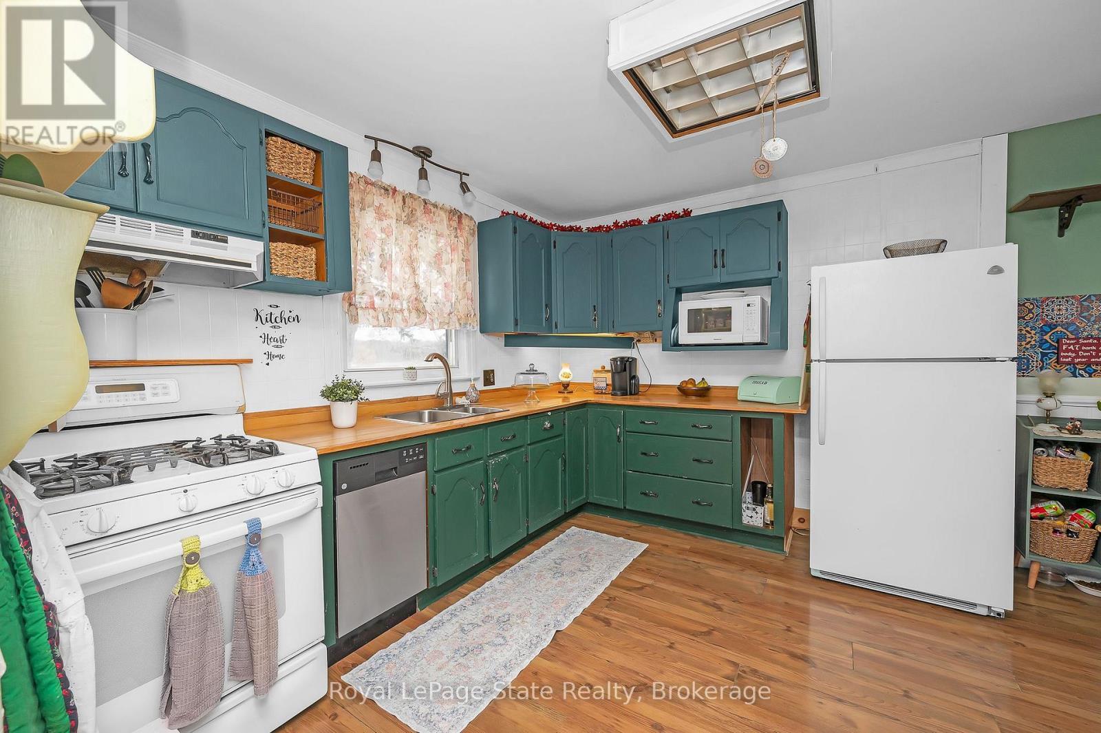 












2323 56 HIGHWAY

,
Hamilton,




Ontario
L0R1C0

