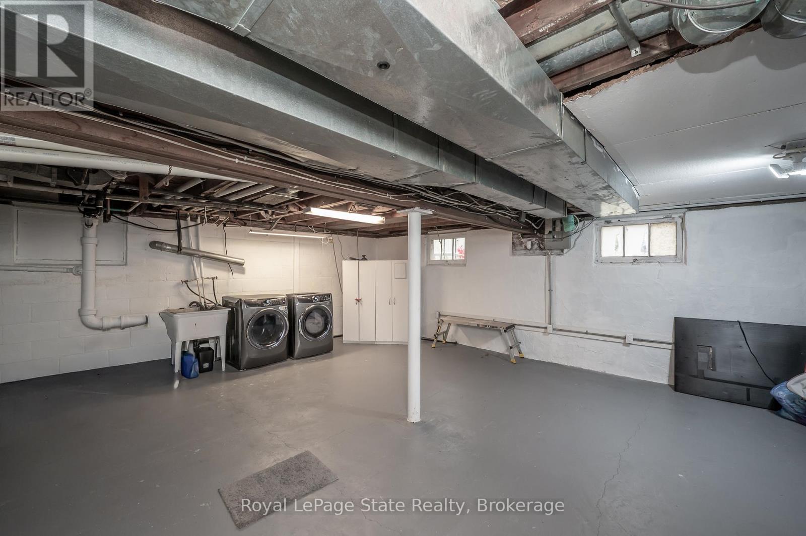 












2323 56 HIGHWAY

,
Hamilton,




Ontario
L0R1C0

