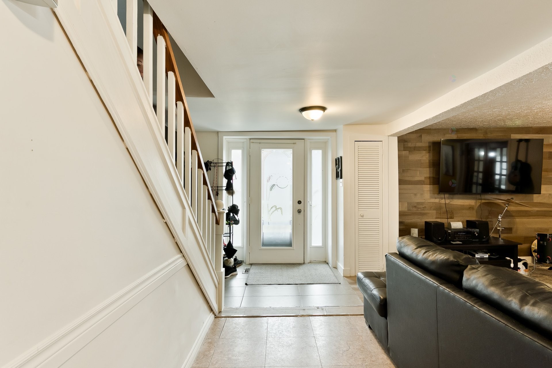 









52

 - 56


3e Avenue

,
Windsor,




QC
J1S1X9

