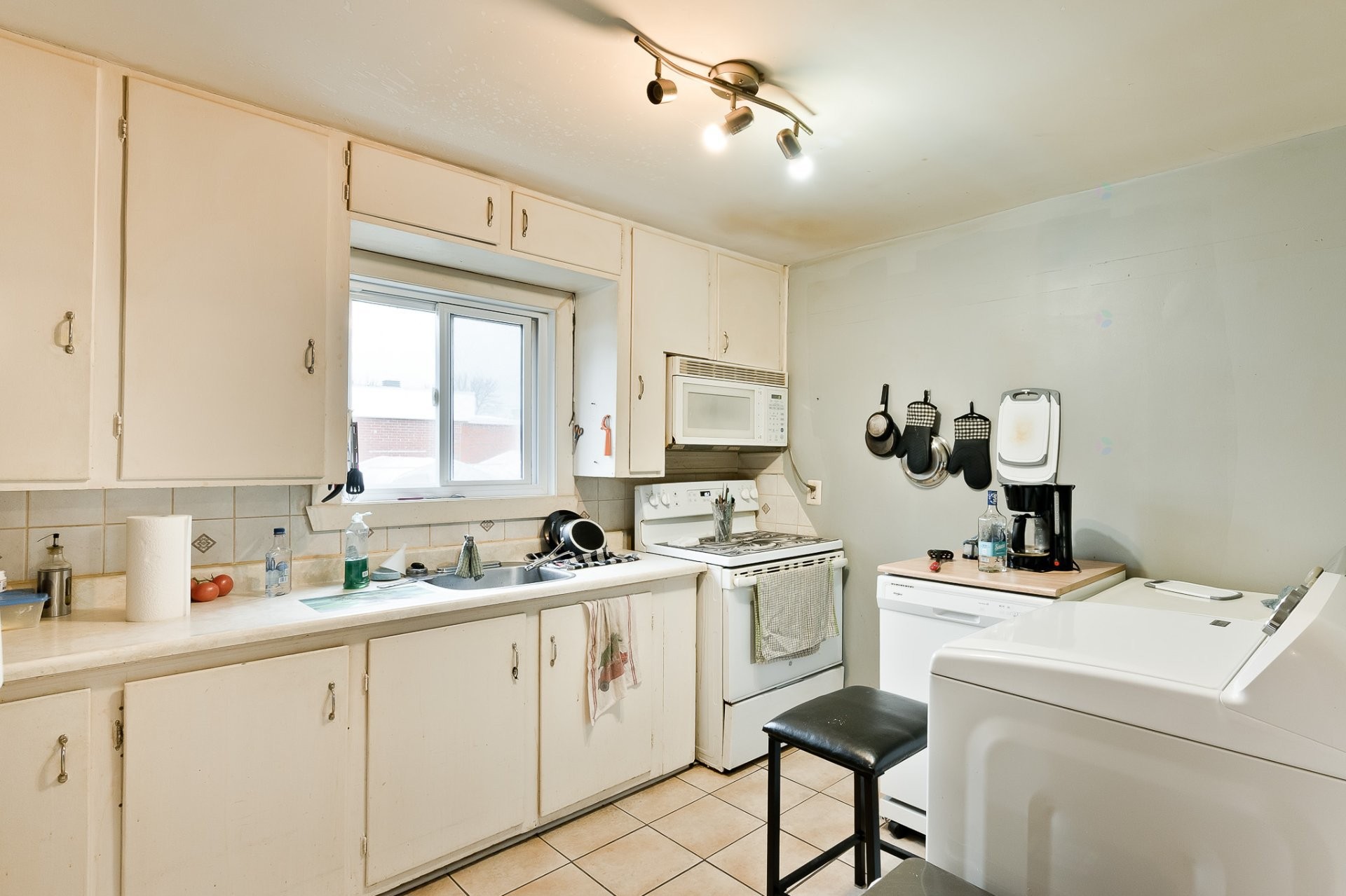 









52

 - 56


3e Avenue

,
Windsor,




QC
J1S1X9

