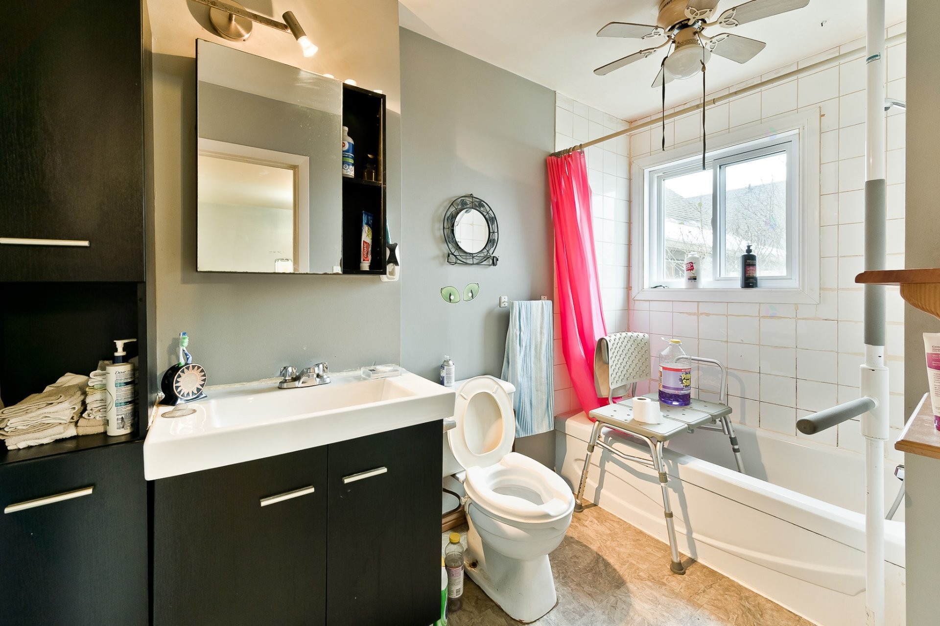 









52

 - 56


3e Avenue

,
Windsor,




QC
J1S1X9

