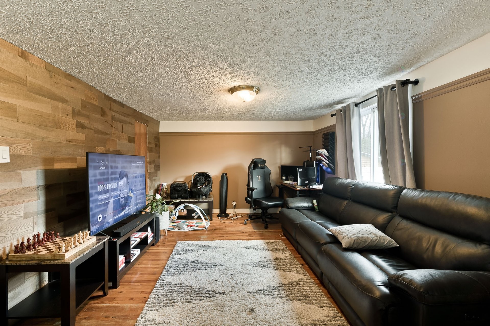 









52

 - 56


3e Avenue

,
Windsor,




QC
J1S1X9

