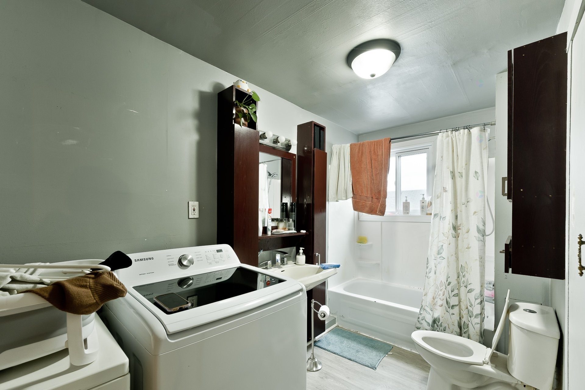 









52

 - 56


3e Avenue

,
Windsor,




QC
J1S1X9

