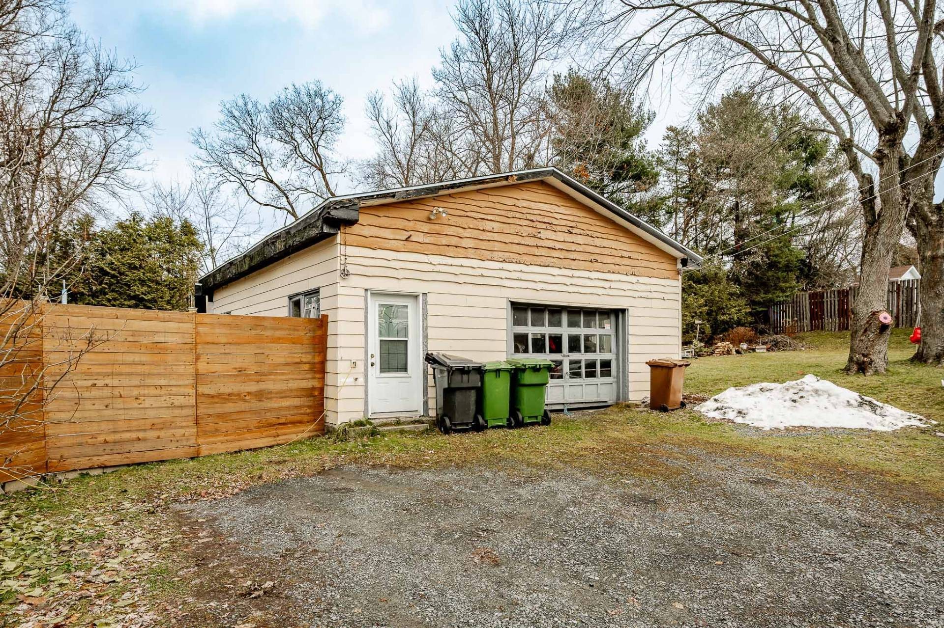 









52

 - 56


3e Avenue

,
Windsor,




QC
J1S1X9

