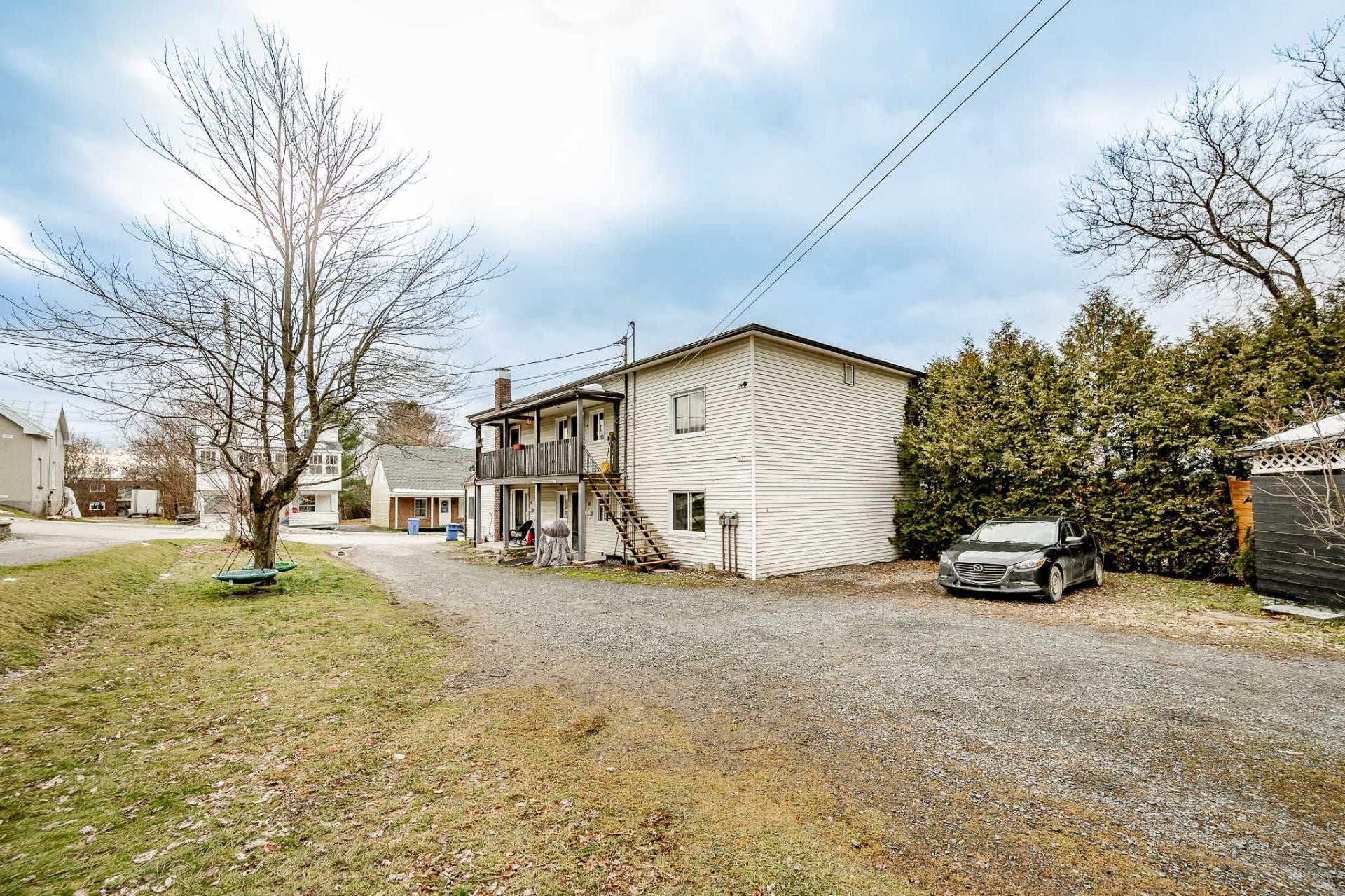 









52

 - 56


3e Avenue

,
Windsor,




QC
J1S1X9

