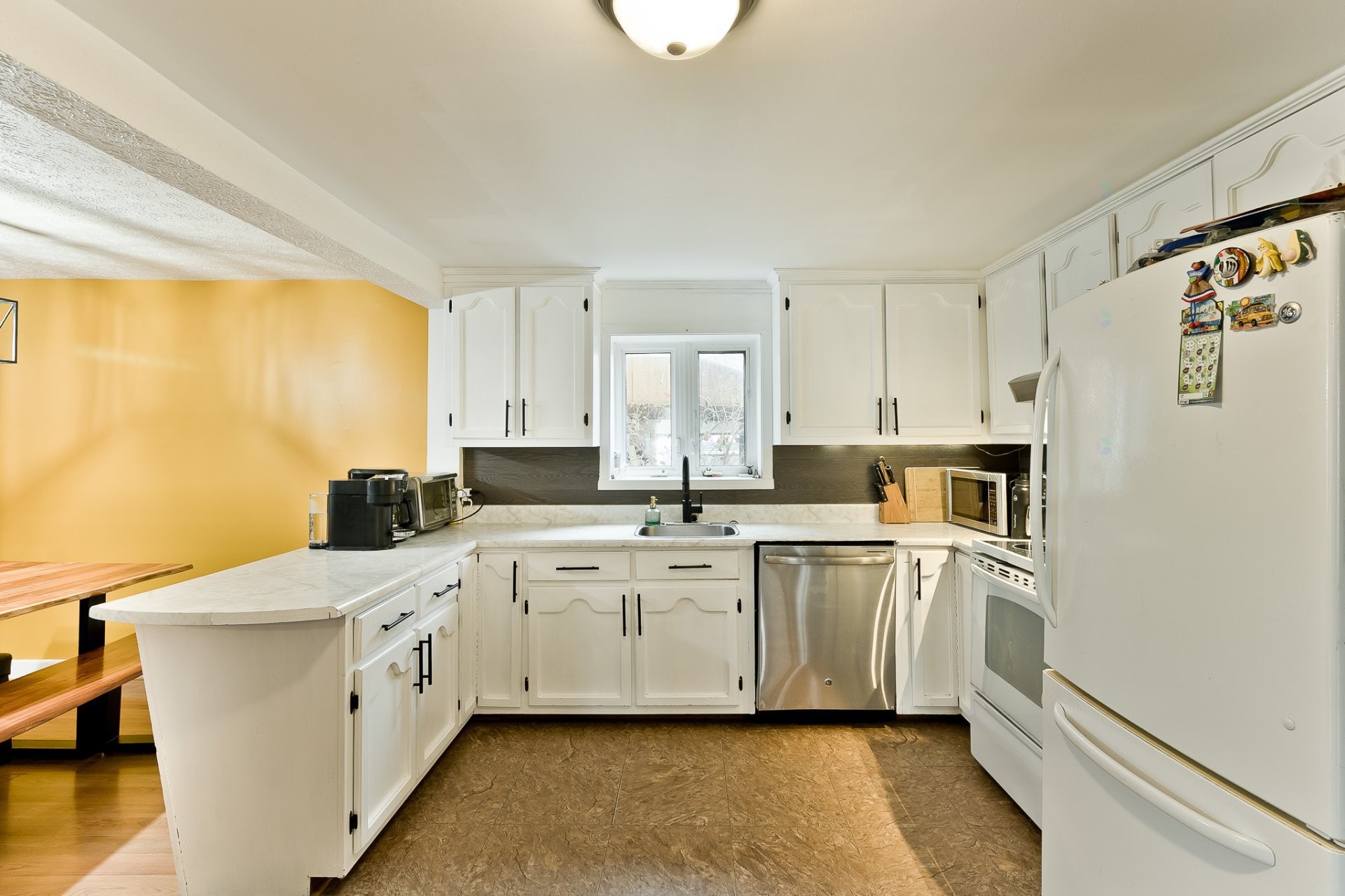 









52

 - 56


3e Avenue

,
Windsor,




QC
J1S1X9

