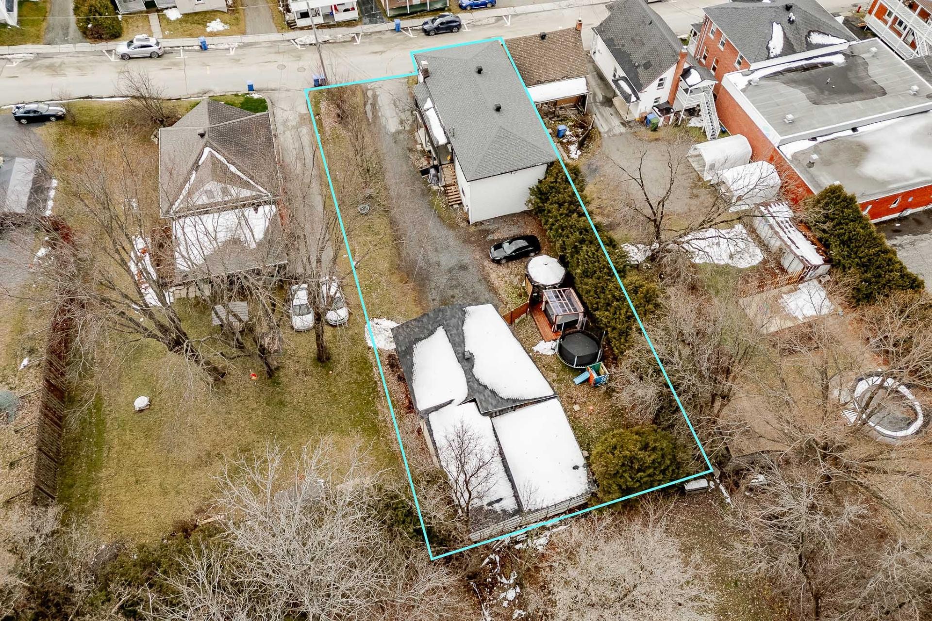 









52

 - 56


3e Avenue

,
Windsor,




QC
J1S1X9

