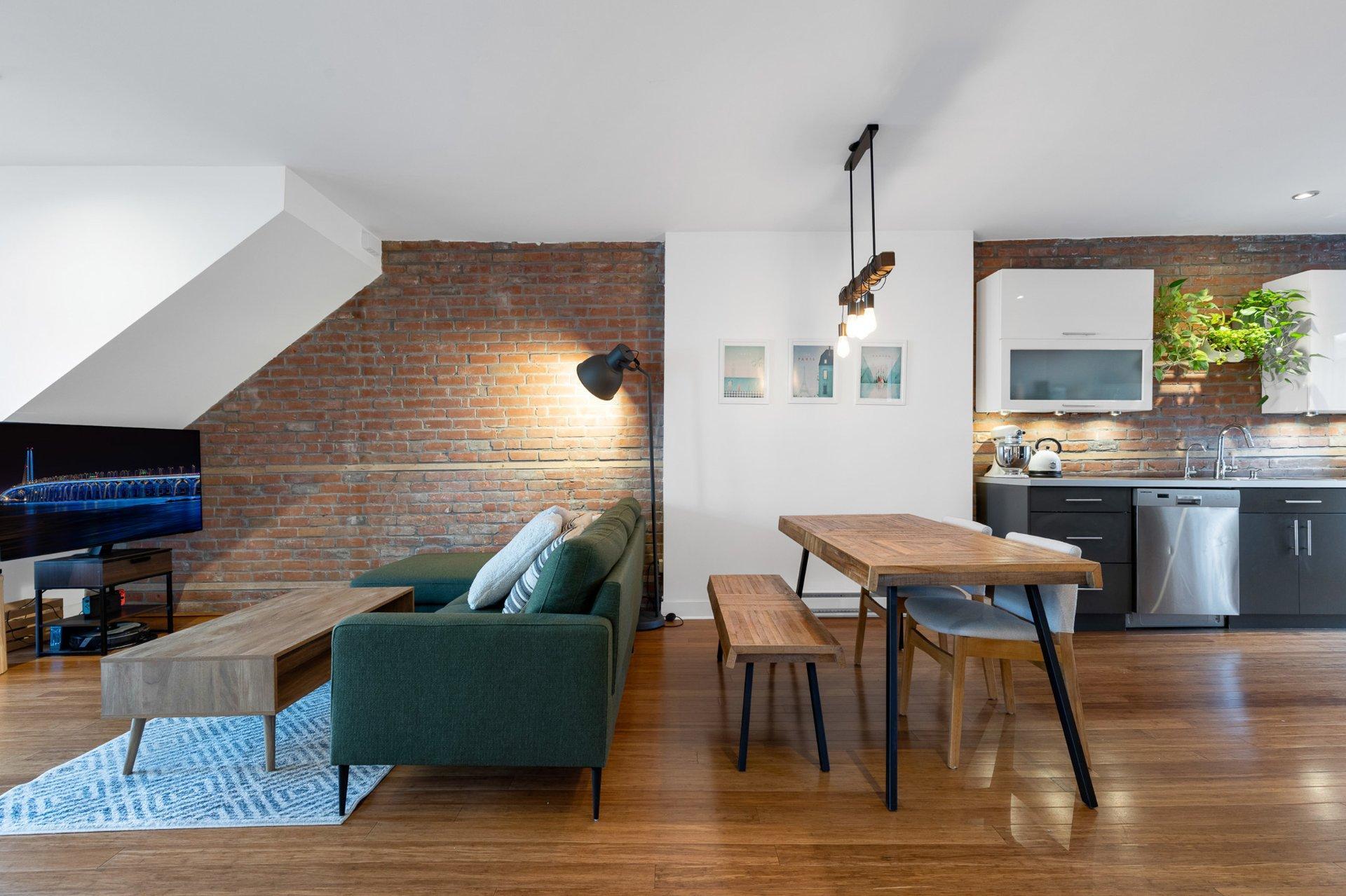 









2190


Rue Harmony

,
Montréal (Ville-Marie),




QC
H2K3P9

