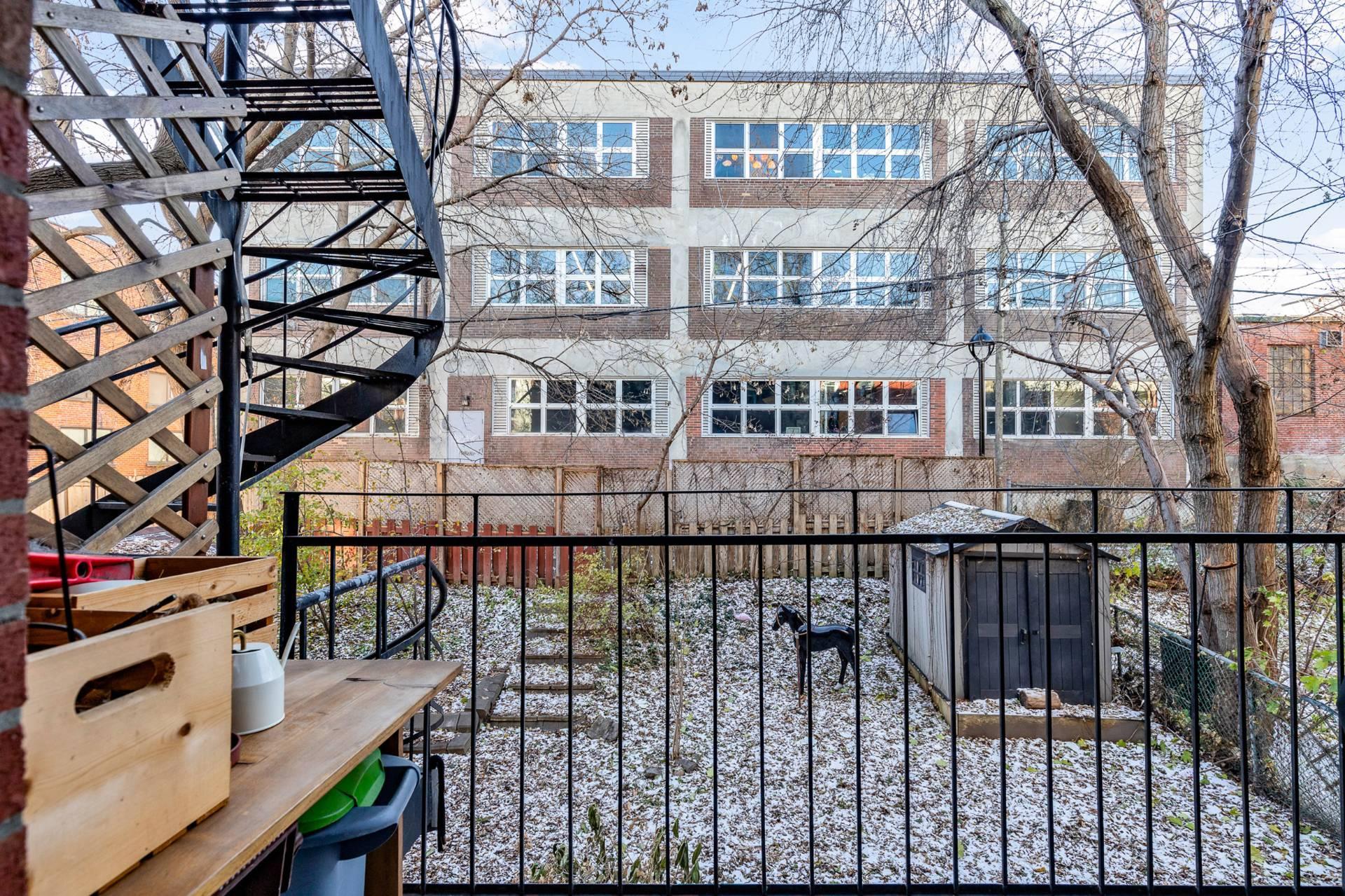 









2190


Rue Harmony

,
Montréal (Ville-Marie),




QC
H2K3P9

