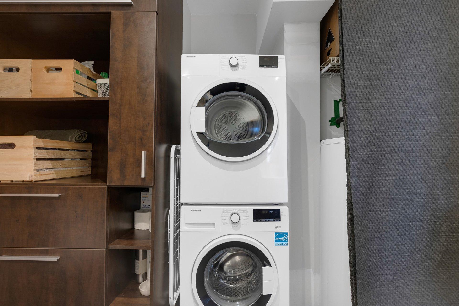 









2190


Rue Harmony

,
Montréal (Ville-Marie),




QC
H2K3P9

