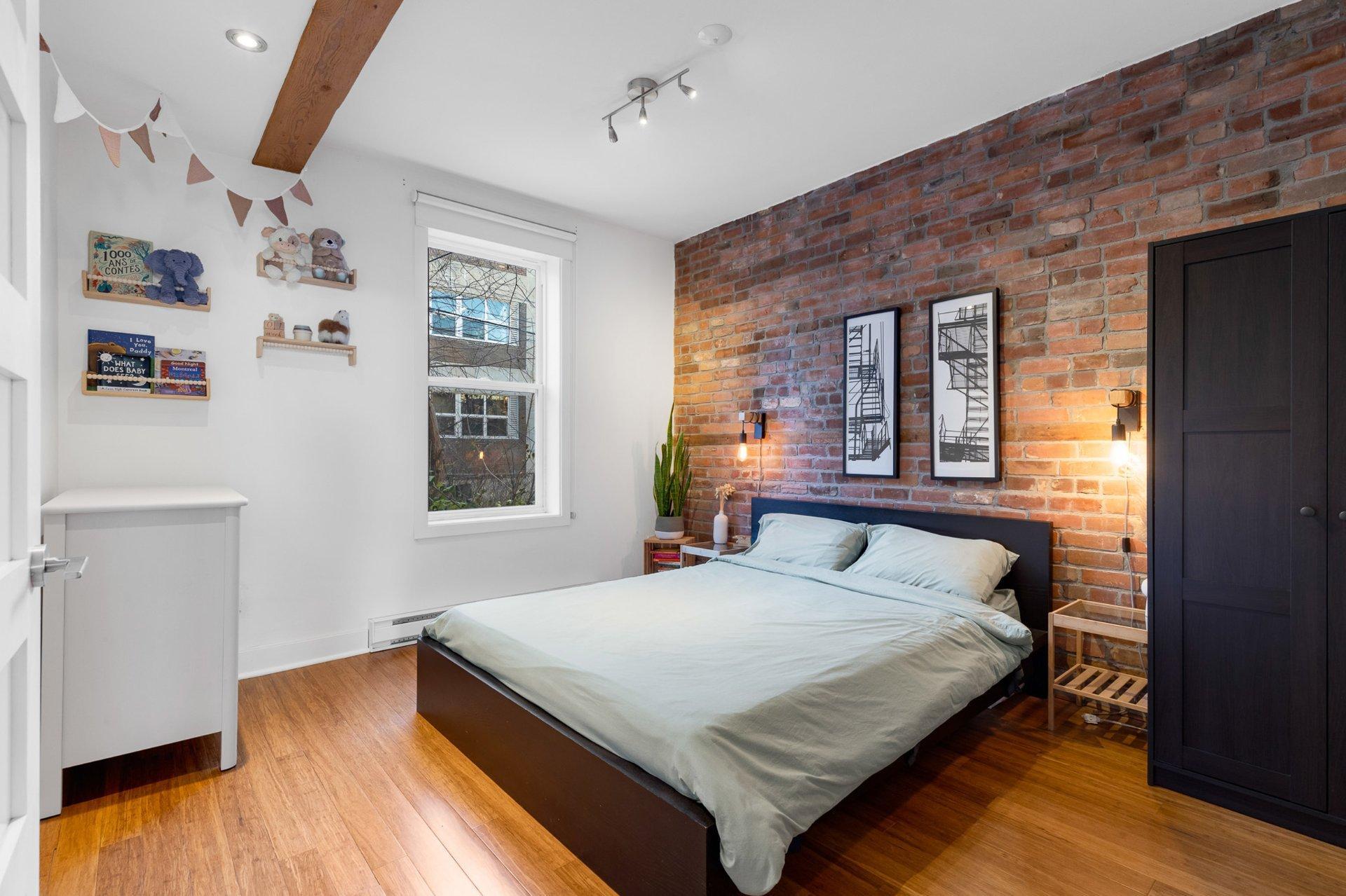 









2190


Rue Harmony

,
Montréal (Ville-Marie),




QC
H2K3P9

