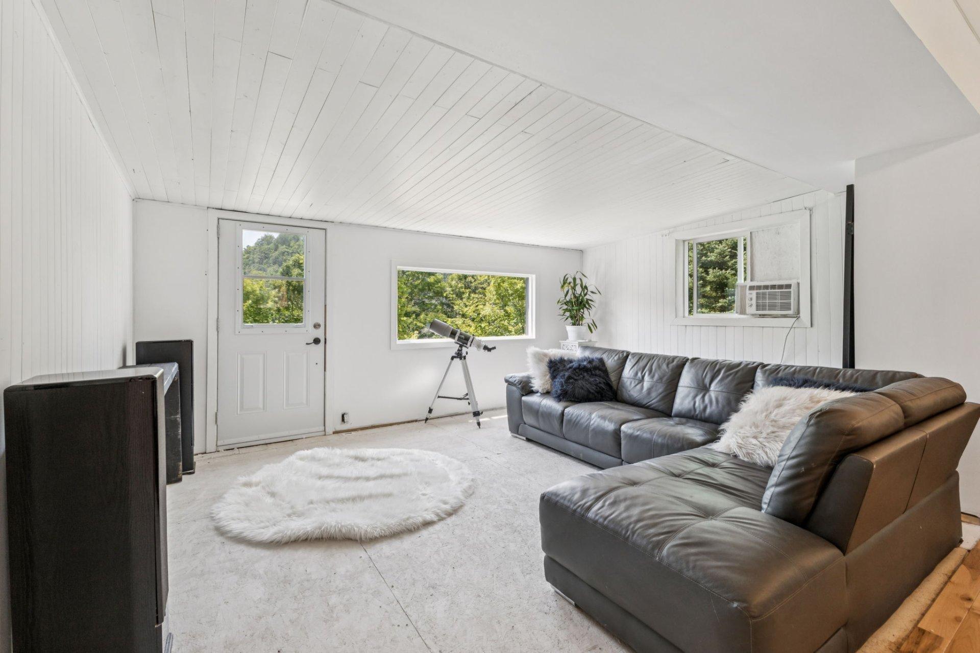 









153


Rue Marleau

,
Denholm,




QC
J8N9H3

