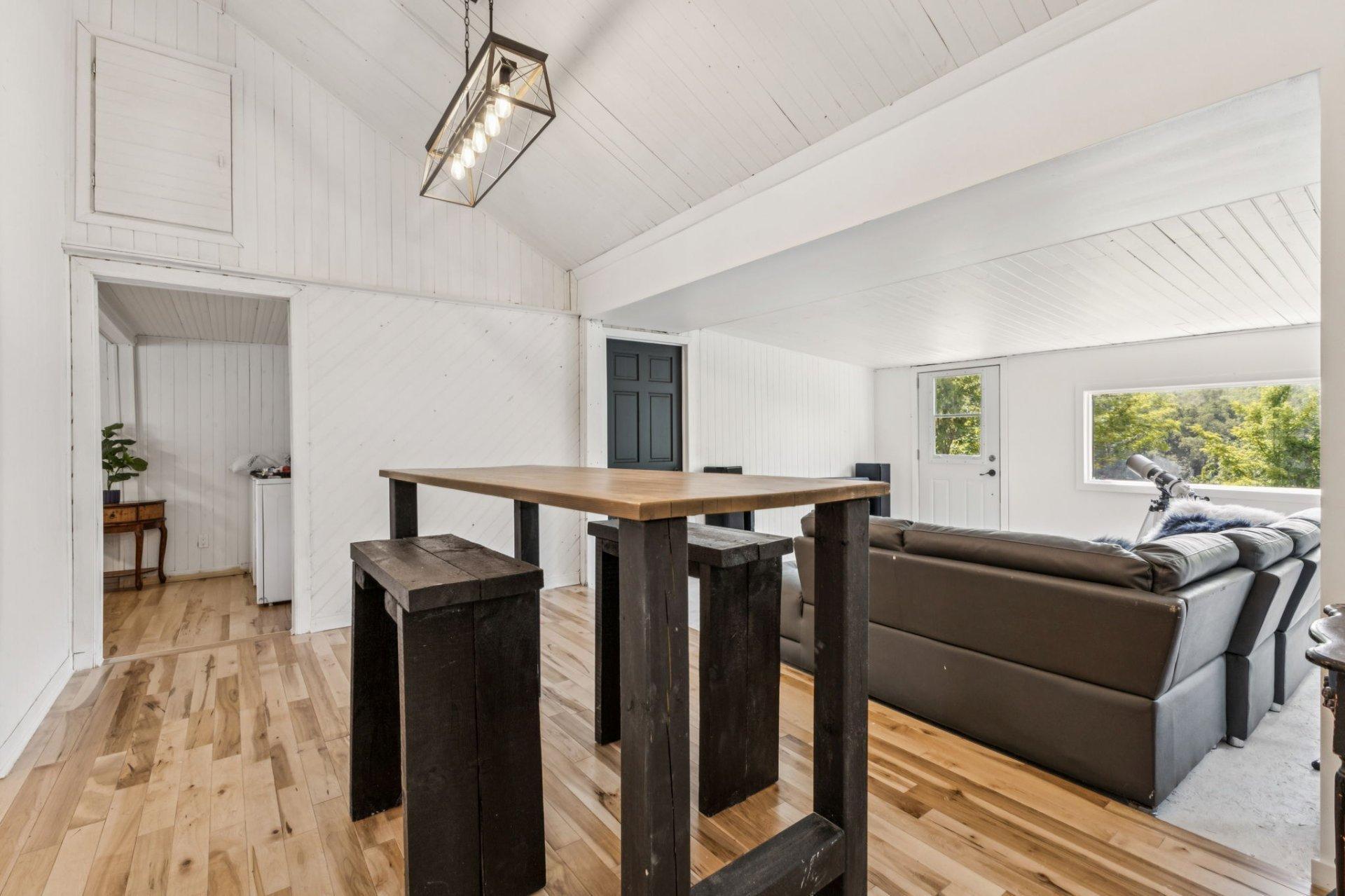 









153


Rue Marleau

,
Denholm,




QC
J8N9H3

