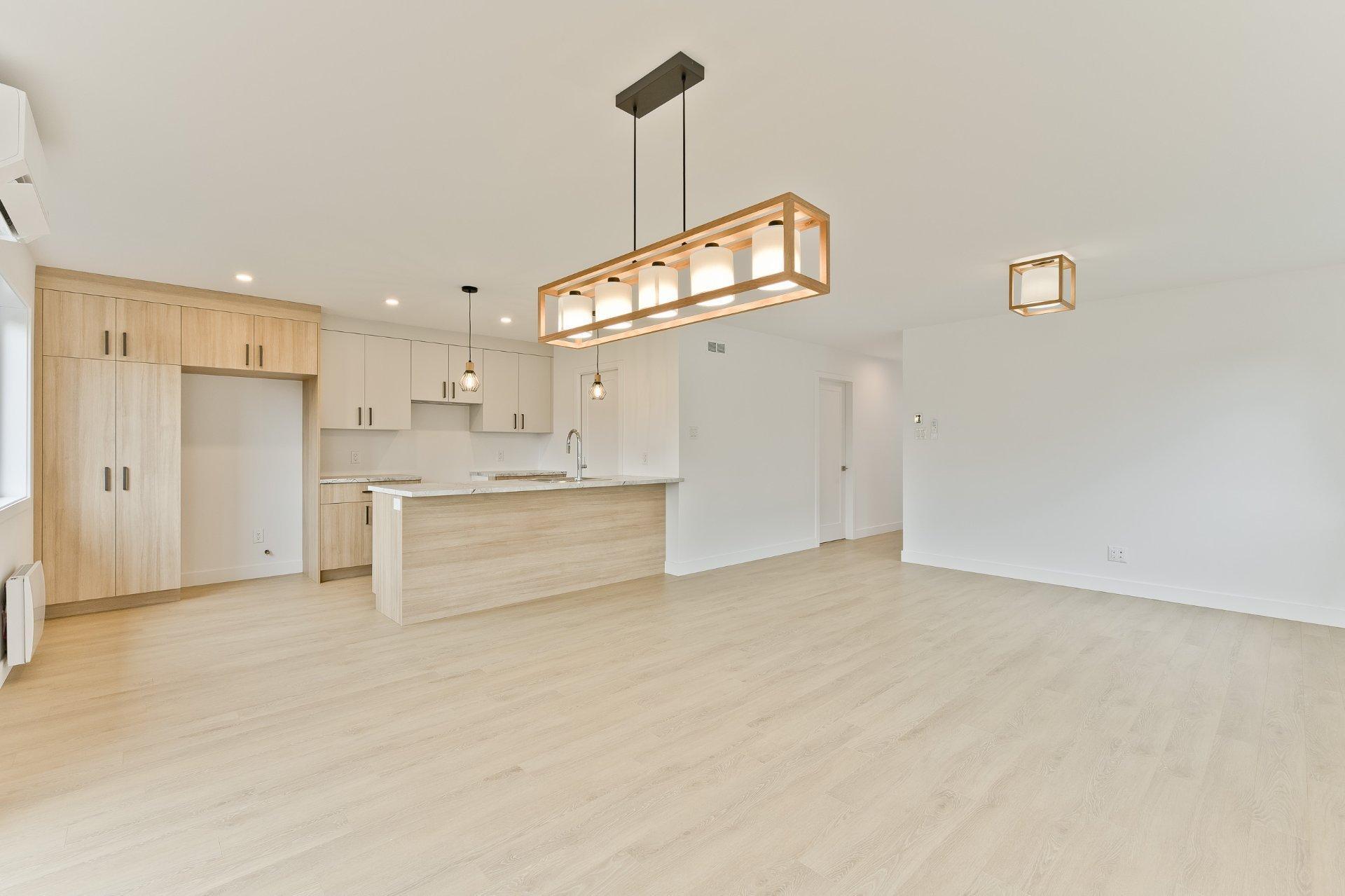 









3809


Rue Émile-Chartier

,
Sherbrooke (Les Nations),




QC
J1L0H7

