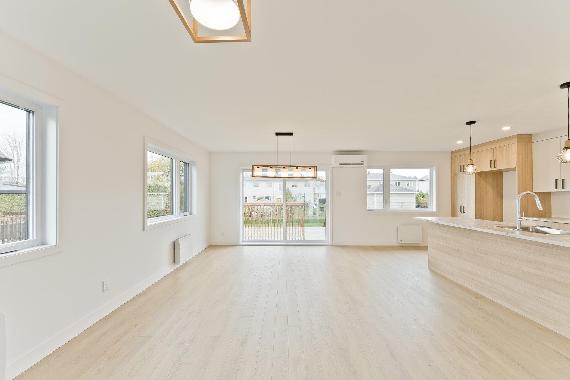 









3809


Rue Émile-Chartier

,
Sherbrooke (Les Nations),




QC
J1L0H7

