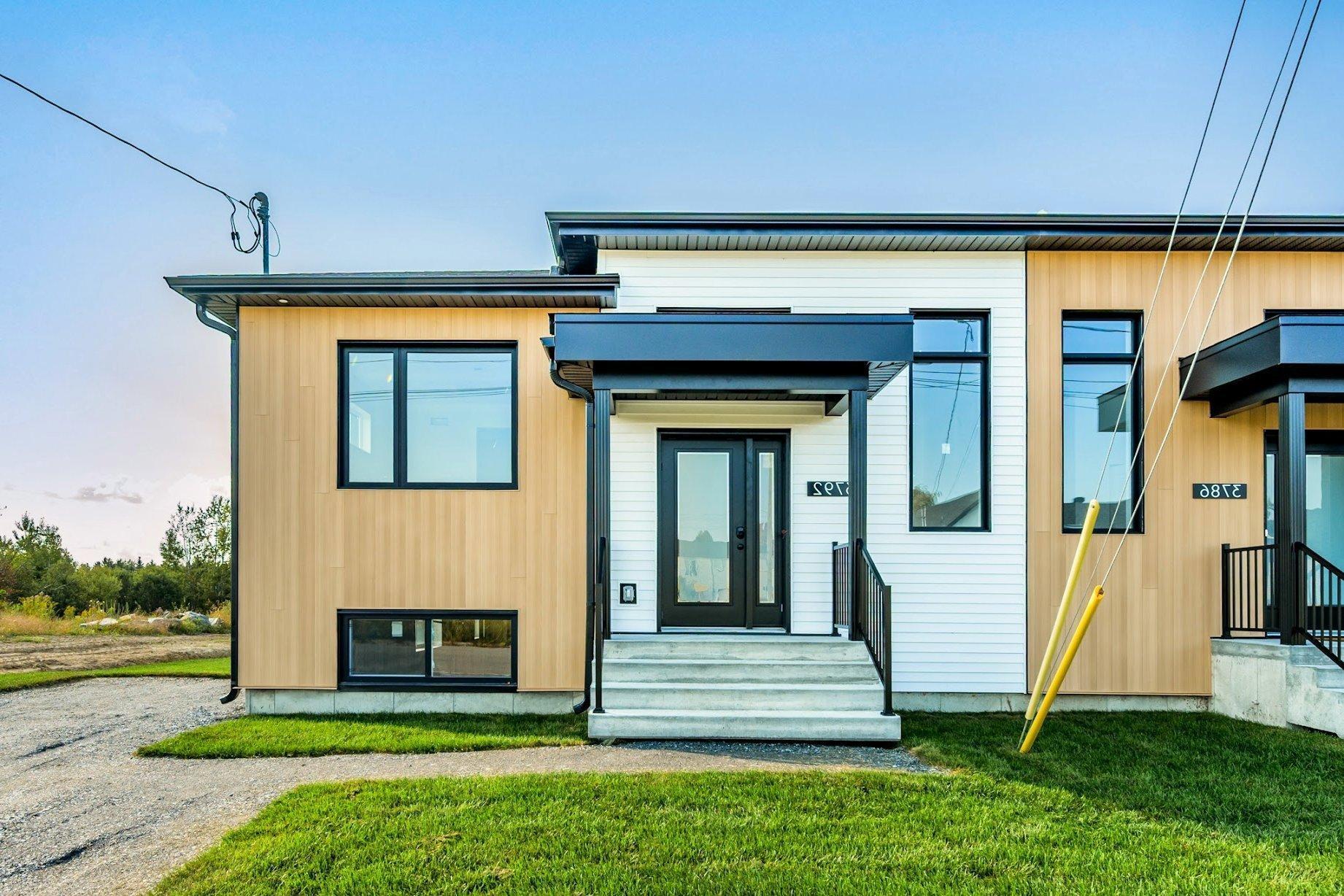 









3809


Rue Émile-Chartier

,
Sherbrooke (Les Nations),




QC
J1L0H7

