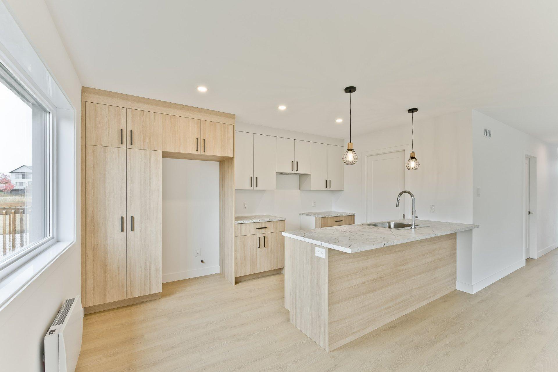









3809


Rue Émile-Chartier

,
Sherbrooke (Les Nations),




QC
J1L0H7

