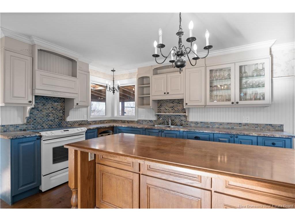 









81


Route 305

,
Haut-Lamèque,




NB
E8T 3M1

