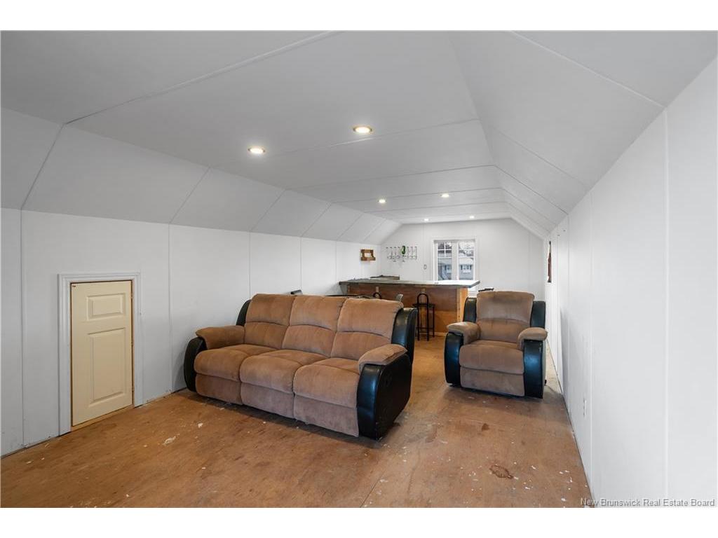 









81


Route 305

,
Haut-Lamèque,




NB
E8T 3M1

