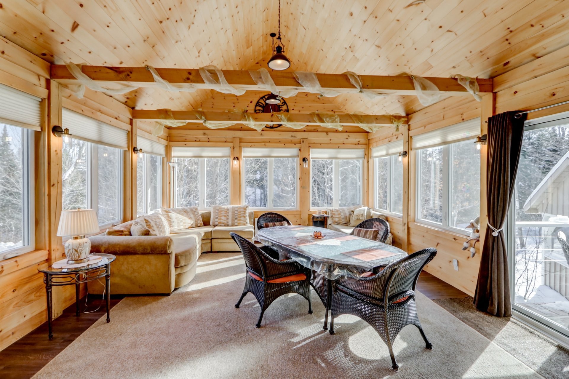 









93Z

 - 93AZ


Rue du Joli-Bois

,
Sainte-Marguerite-du-Lac-Masson,




QC
J0T1L0

