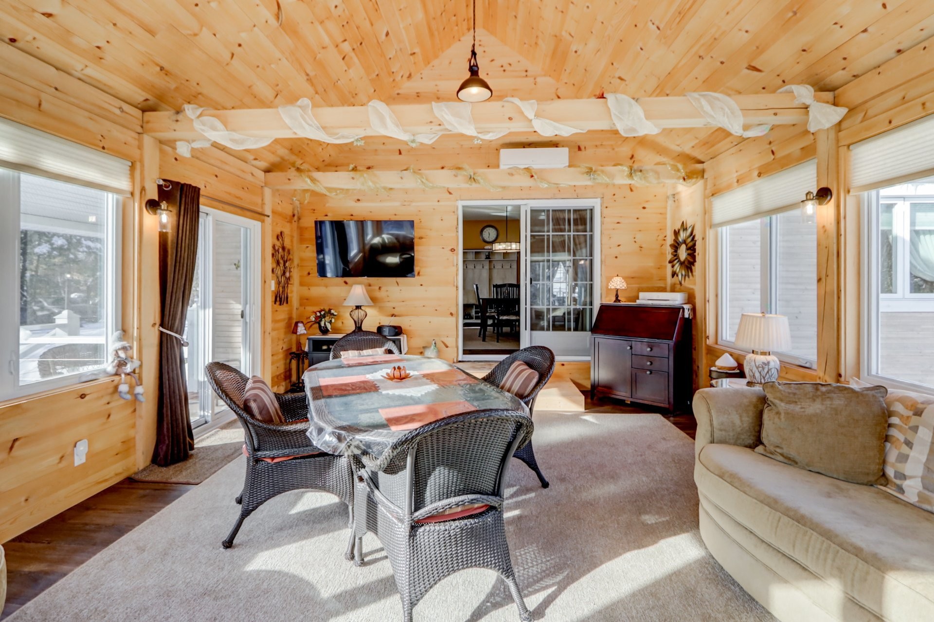 









93Z

 - 93AZ


Rue du Joli-Bois

,
Sainte-Marguerite-du-Lac-Masson,




QC
J0T1L0

