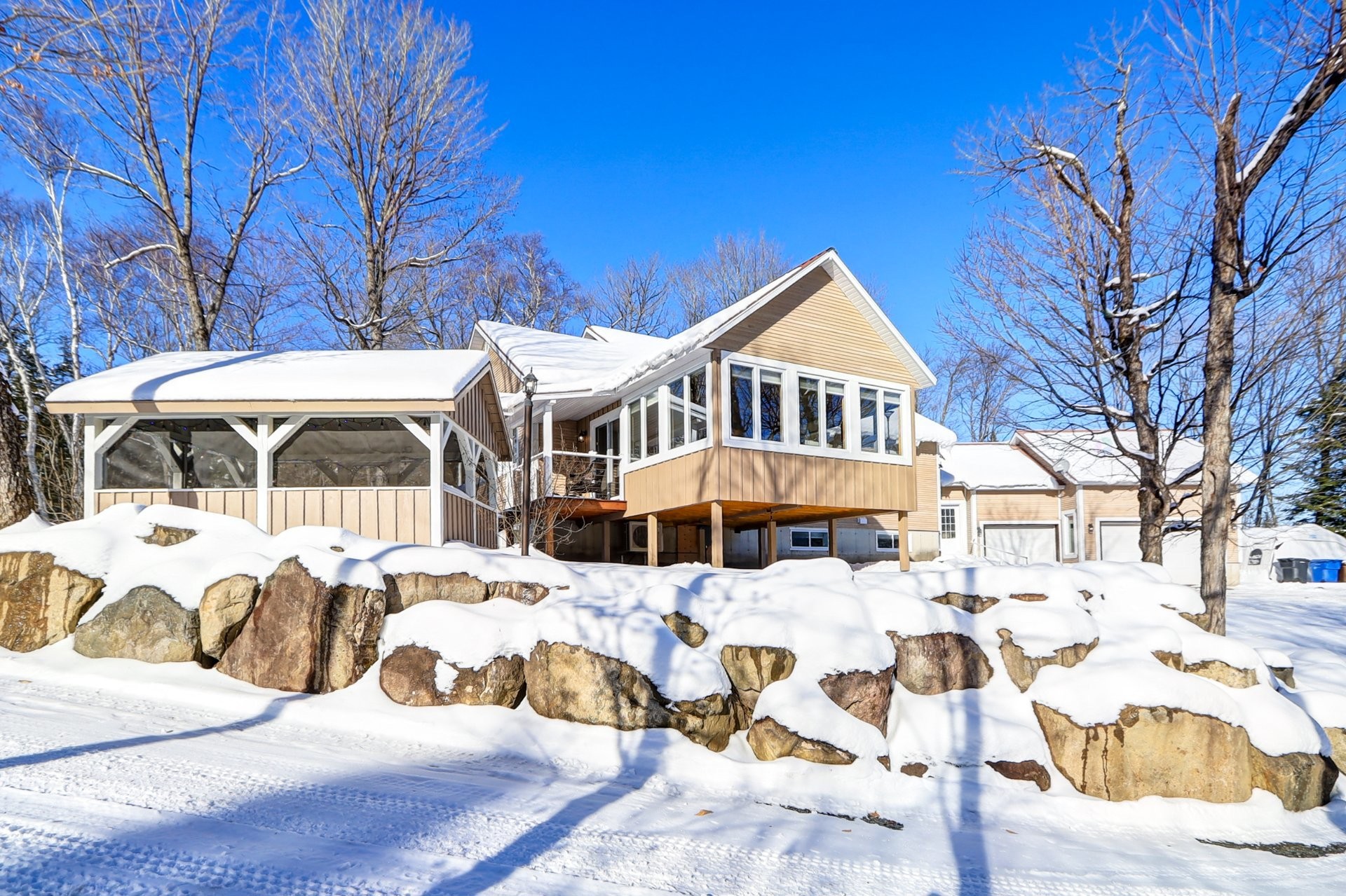 









93Z

 - 93AZ


Rue du Joli-Bois

,
Sainte-Marguerite-du-Lac-Masson,




QC
J0T1L0

