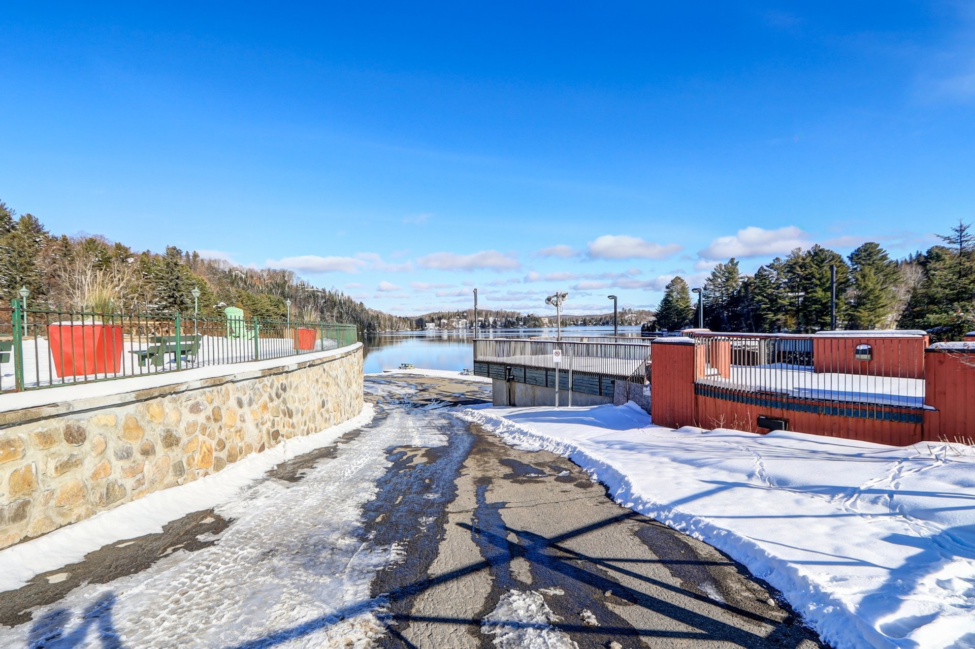 









93Z

 - 93AZ


Rue du Joli-Bois

,
Sainte-Marguerite-du-Lac-Masson,




QC
J0T1L0

