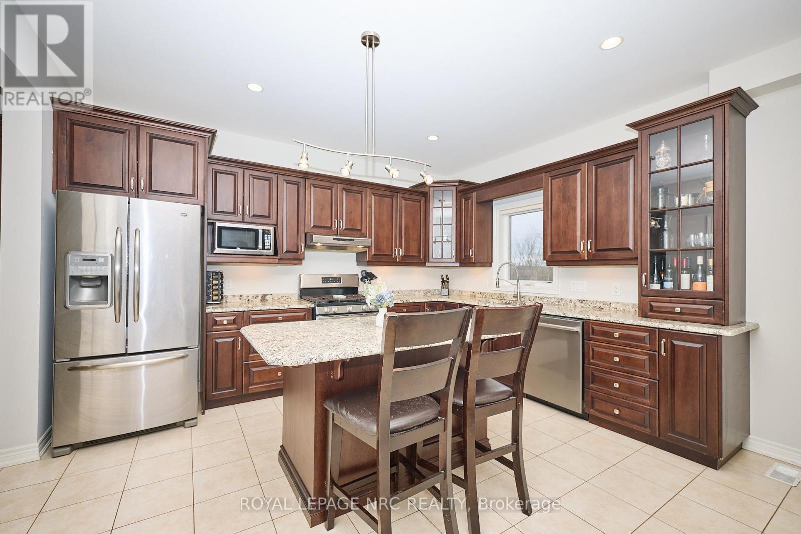 












117 CREEKSIDE DRIVE

,
Welland (Coyle Creek),




Ontario
L3C0B4

