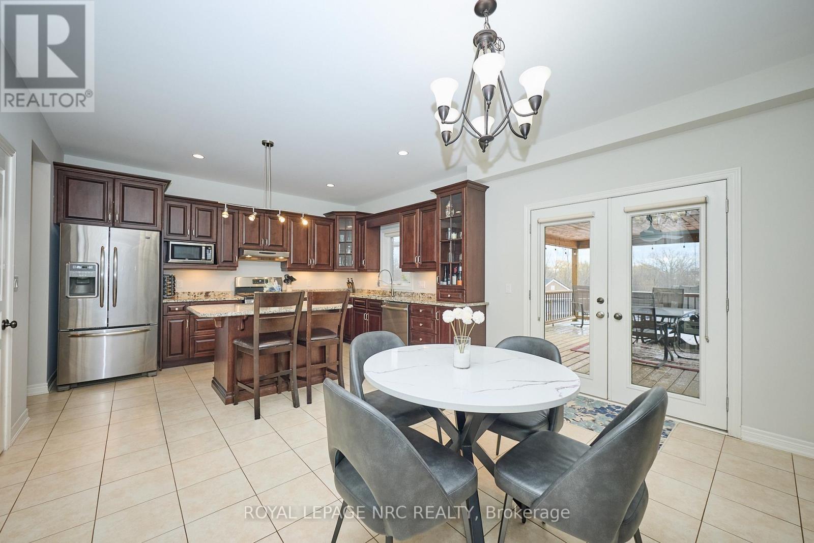 












117 CREEKSIDE DRIVE

,
Welland (Coyle Creek),




Ontario
L3C0B4

