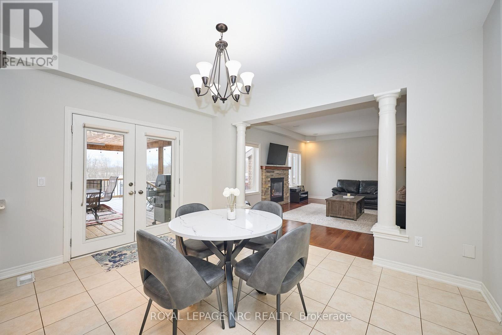 












117 CREEKSIDE DRIVE

,
Welland (Coyle Creek),




Ontario
L3C0B4

