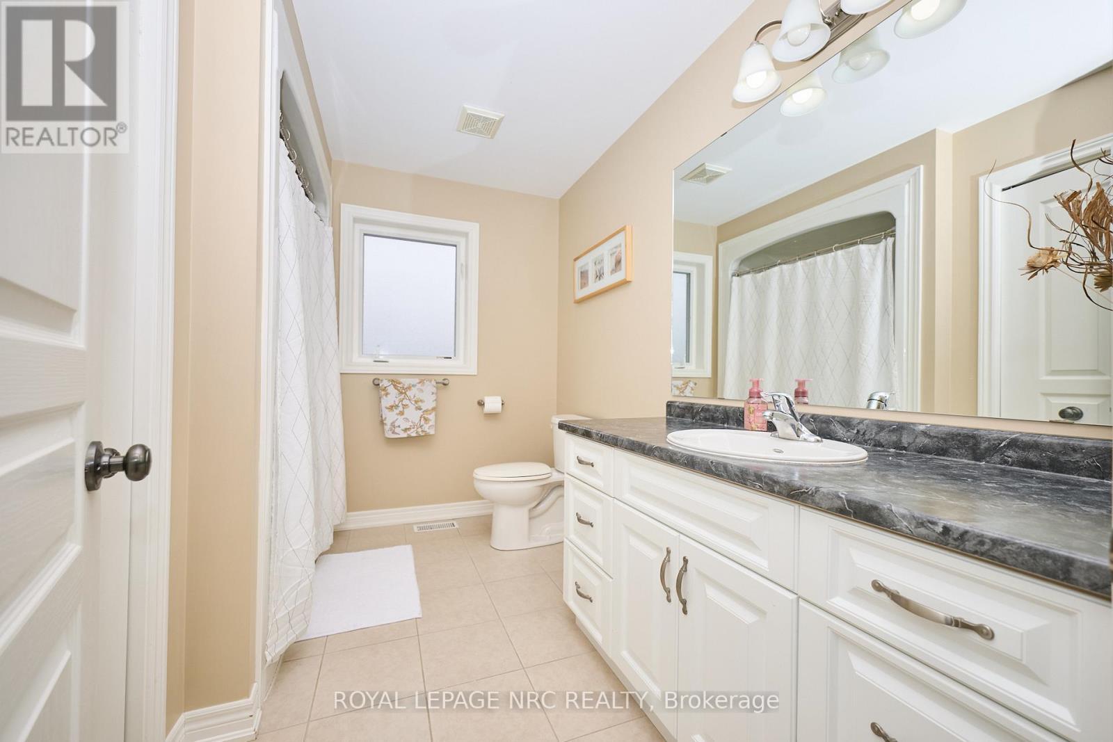 












117 CREEKSIDE DRIVE

,
Welland (Coyle Creek),




Ontario
L3C0B4

