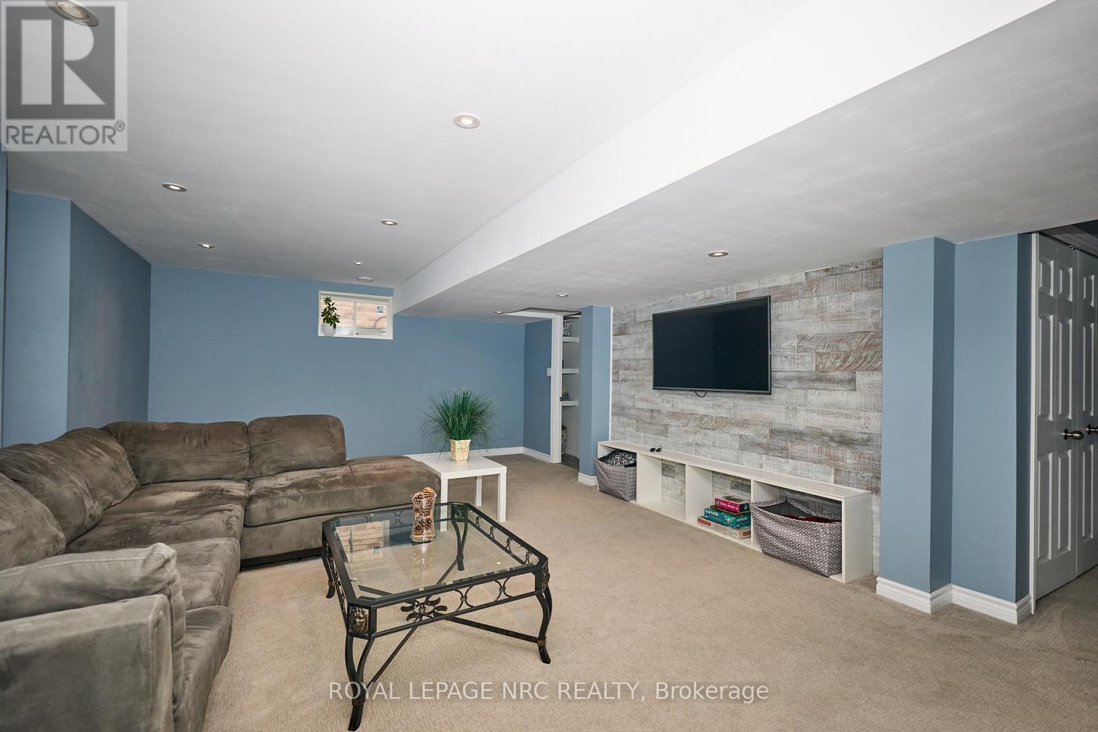 












117 CREEKSIDE DRIVE

,
Welland (Coyle Creek),




Ontario
L3C0B4

