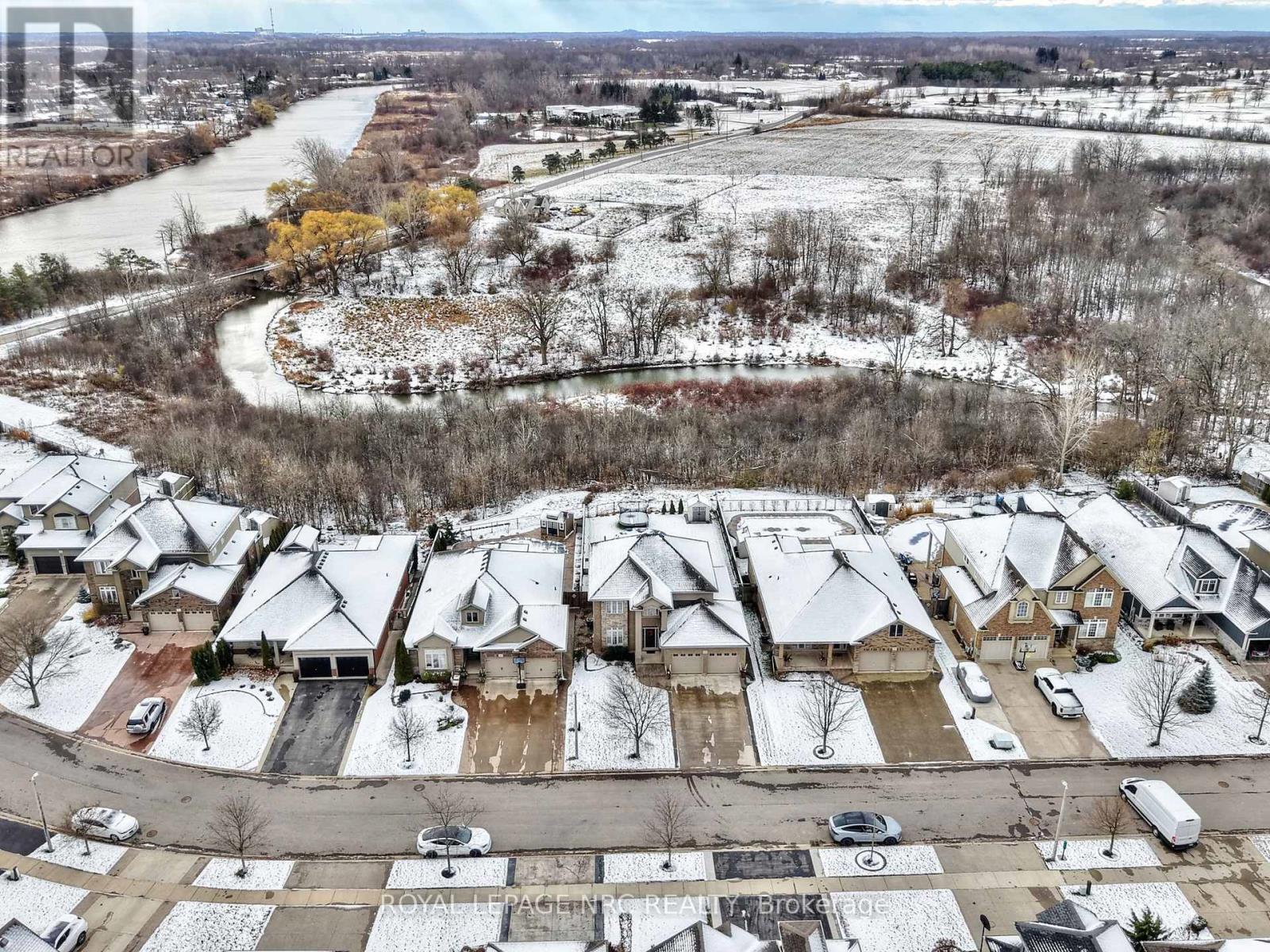 












117 CREEKSIDE DRIVE

,
Welland (Coyle Creek),




Ontario
L3C0B4

