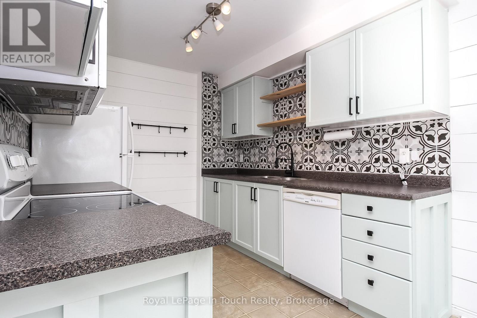 












126 SOUTHWINDS CRESCENT

,
Midland,




Ontario
L4R0A3

