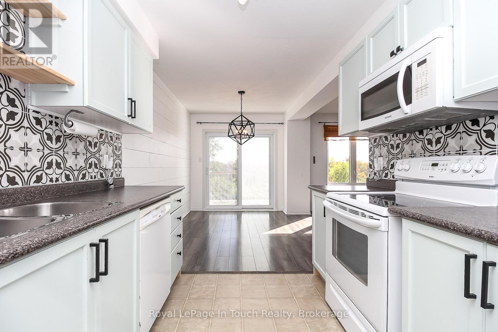 












126 SOUTHWINDS CRESCENT

,
Midland,




Ontario
L4R0A3

