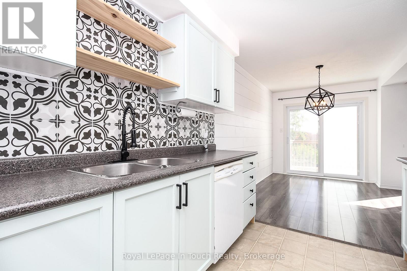 












126 SOUTHWINDS CRESCENT

,
Midland,




Ontario
L4R0A3

