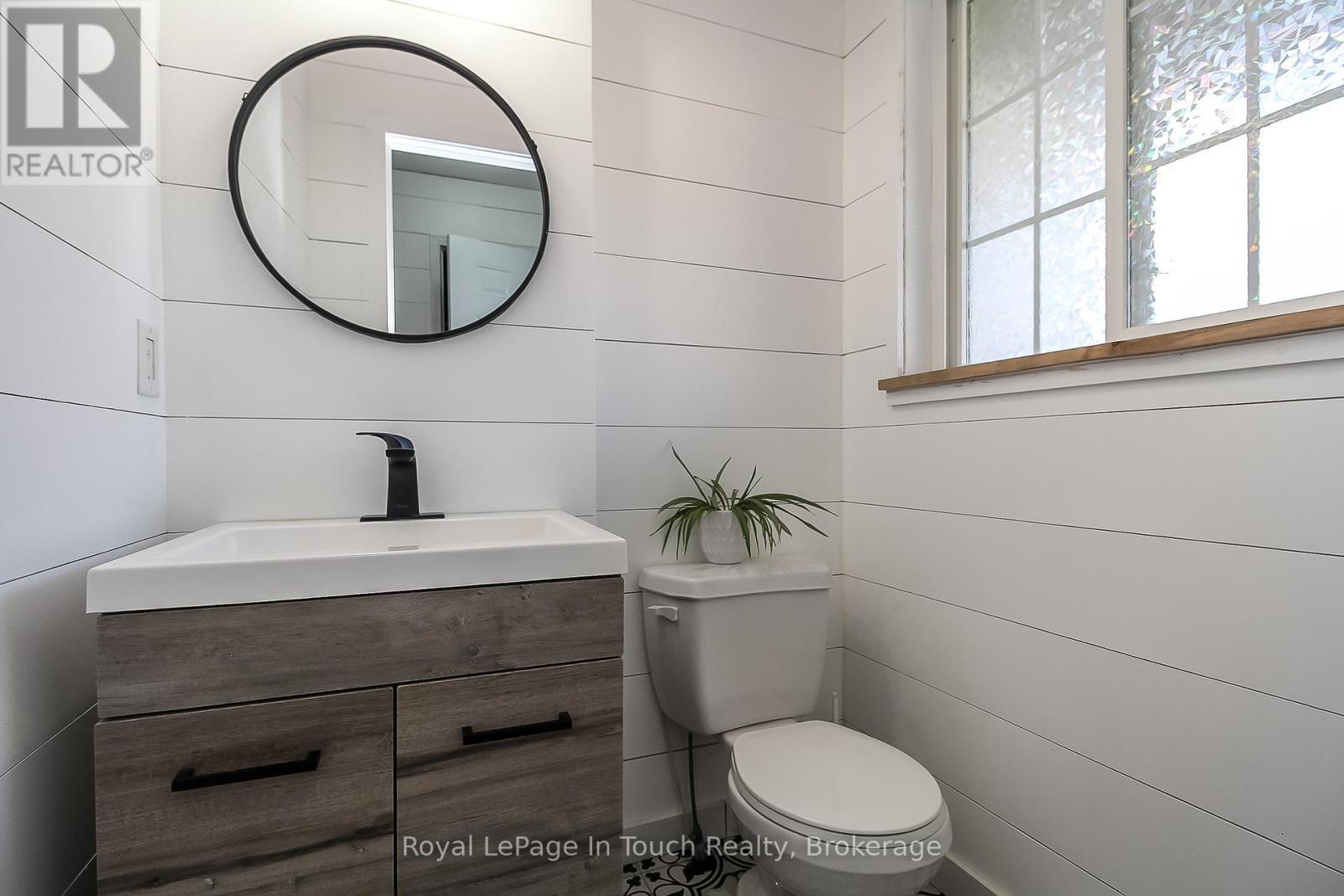 












126 SOUTHWINDS CRESCENT

,
Midland,




Ontario
L4R0A3

