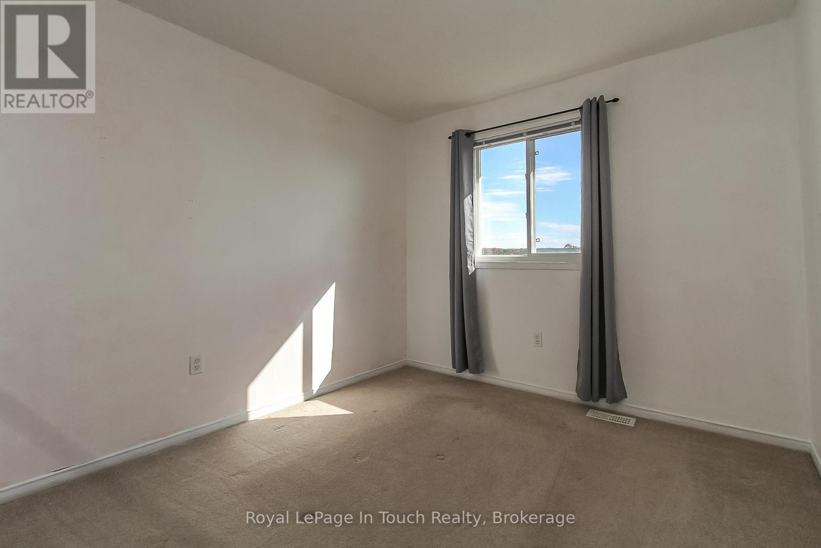 












126 SOUTHWINDS CRESCENT

,
Midland,




Ontario
L4R0A3

