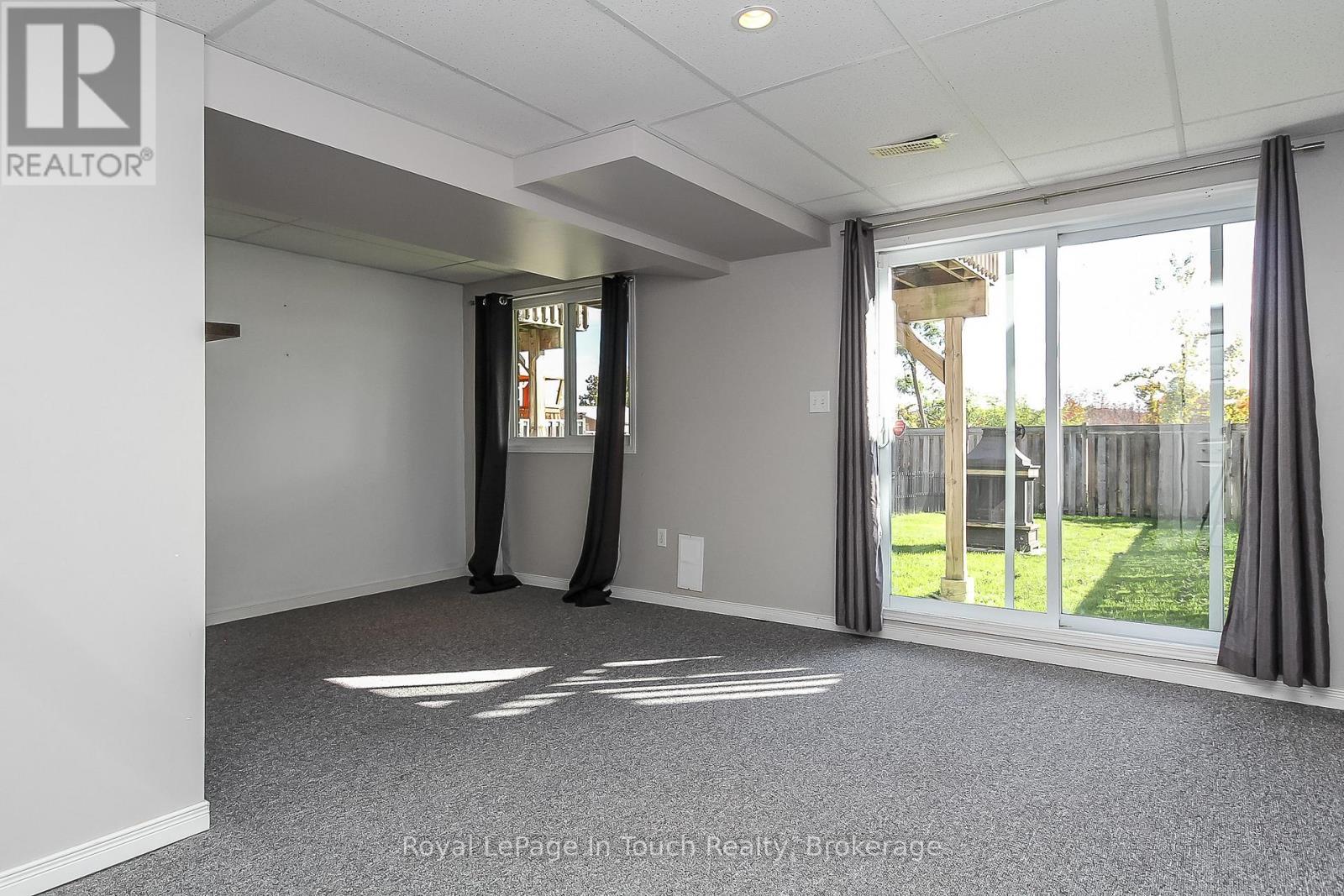 












126 SOUTHWINDS CRESCENT

,
Midland,




Ontario
L4R0A3

