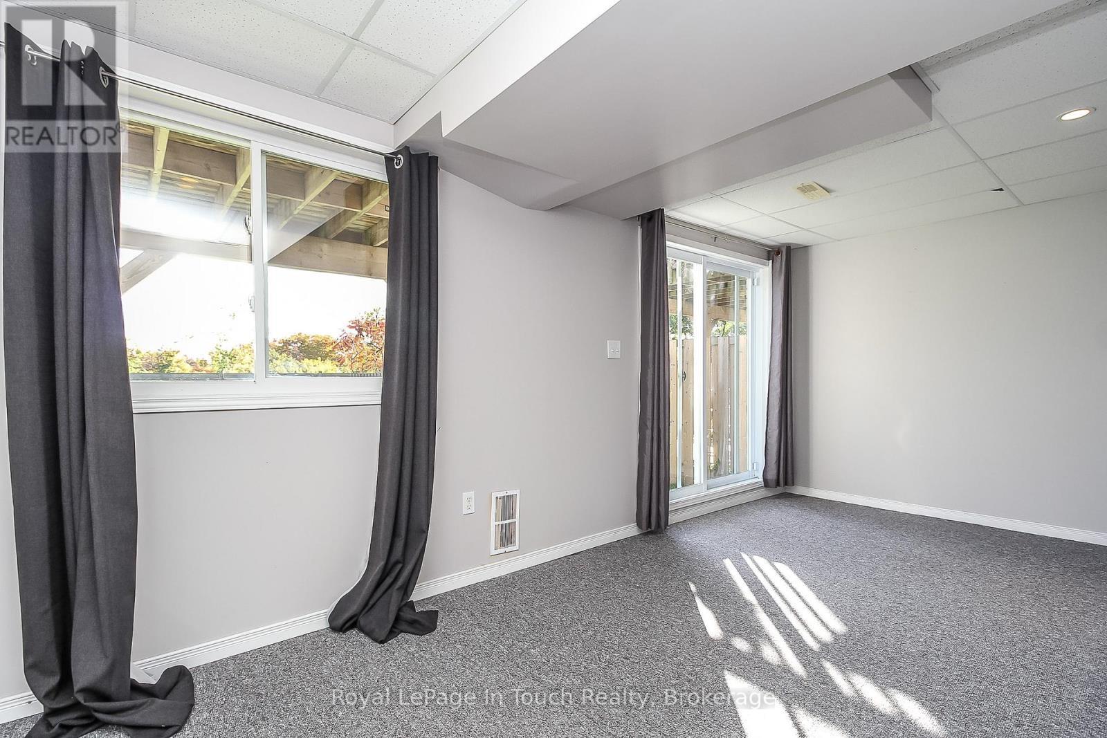 












126 SOUTHWINDS CRESCENT

,
Midland,




Ontario
L4R0A3

