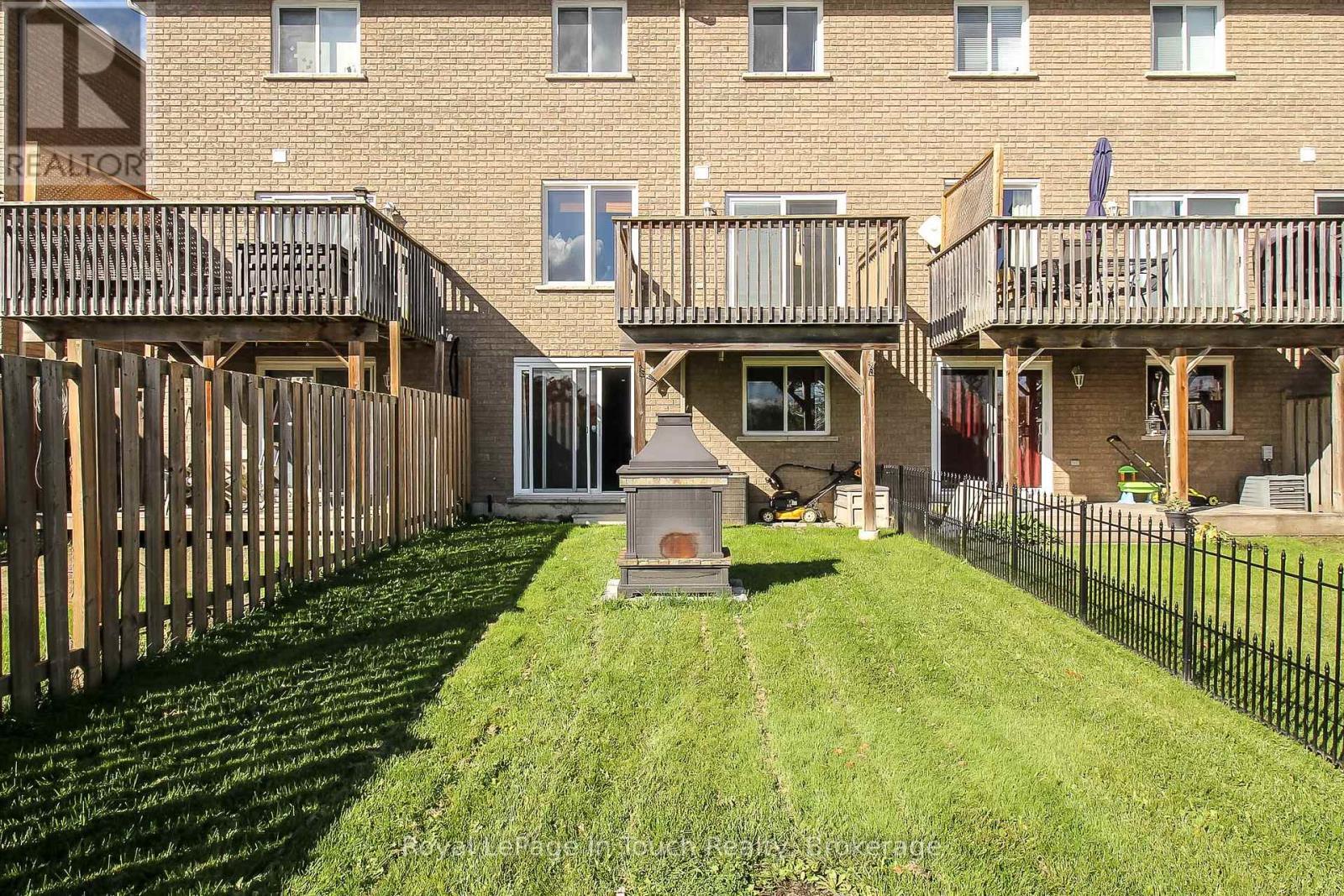 












126 SOUTHWINDS CRESCENT

,
Midland,




Ontario
L4R0A3

