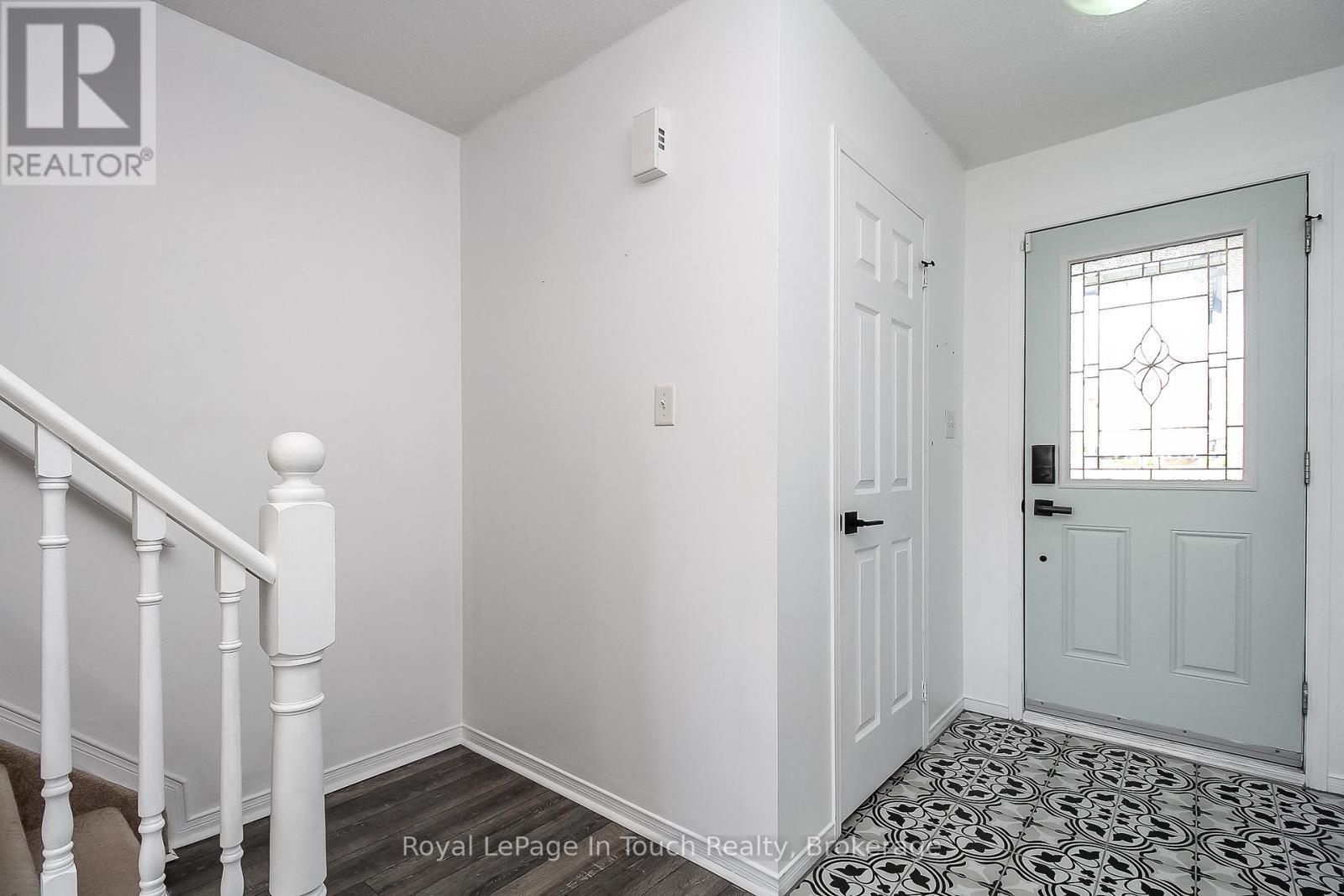 












126 SOUTHWINDS CRESCENT

,
Midland,




Ontario
L4R0A3

