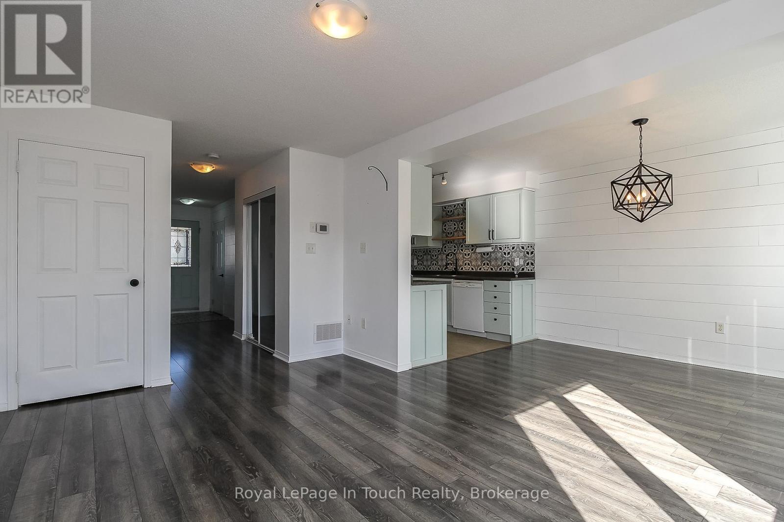 












126 SOUTHWINDS CRESCENT

,
Midland,




Ontario
L4R0A3

