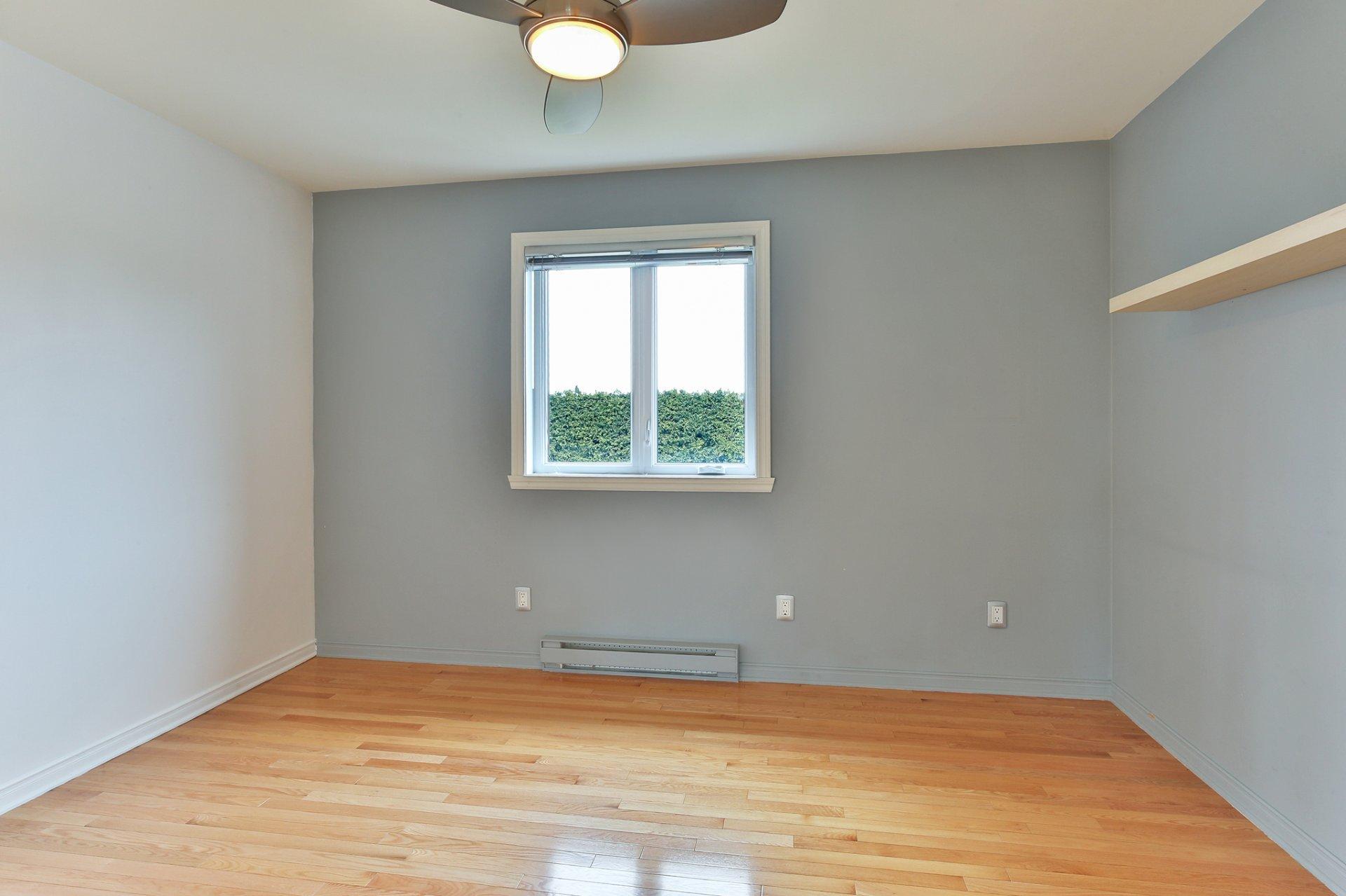 









464


15e Avenue

,
Saint-Jean-sur-Richelieu,




QC
J2X1B2

