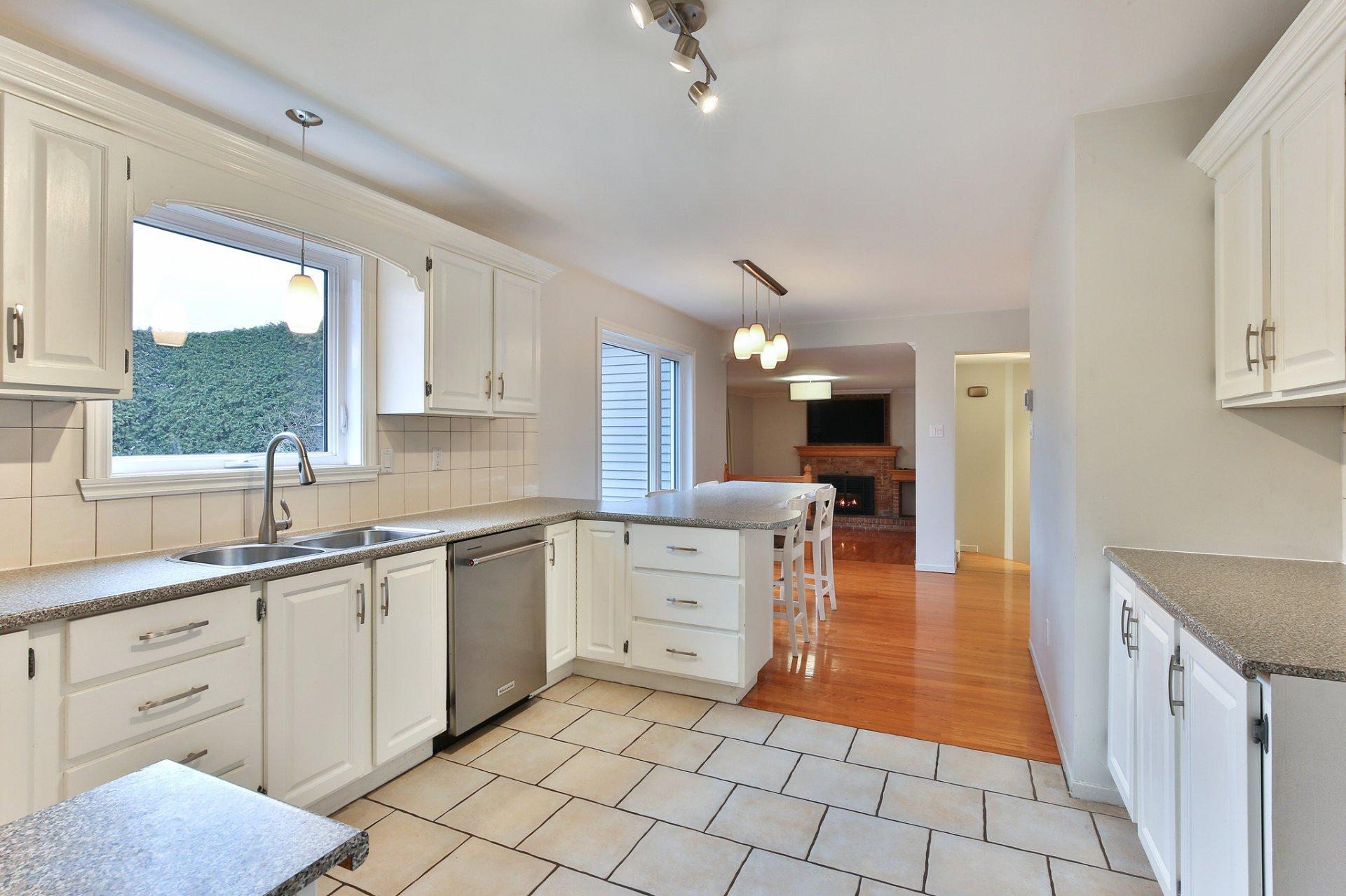 









464


15e Avenue

,
Saint-Jean-sur-Richelieu,




QC
J2X1B2

