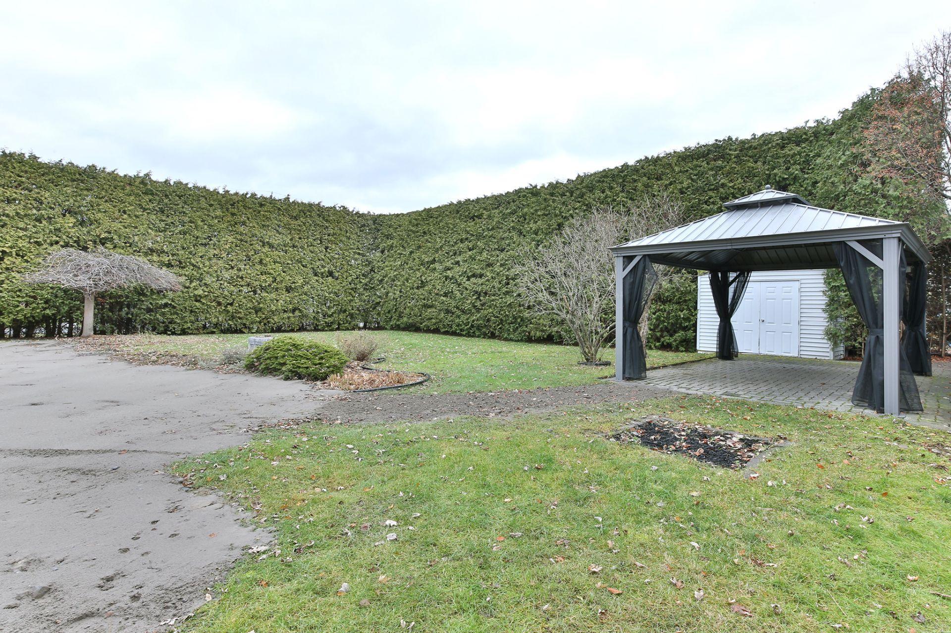 









464


15e Avenue

,
Saint-Jean-sur-Richelieu,




QC
J2X1B2

