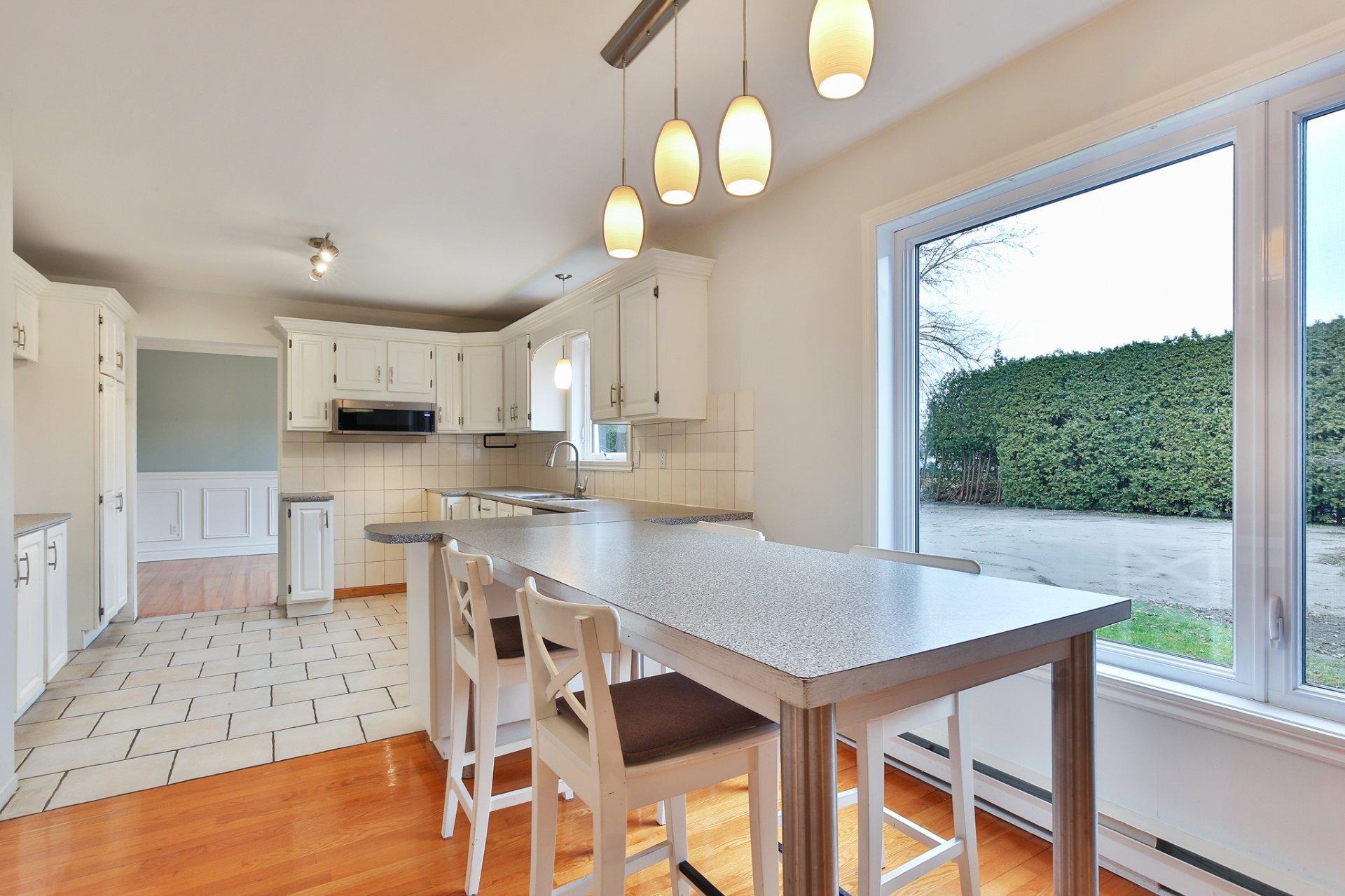 









464


15e Avenue

,
Saint-Jean-sur-Richelieu,




QC
J2X1B2

