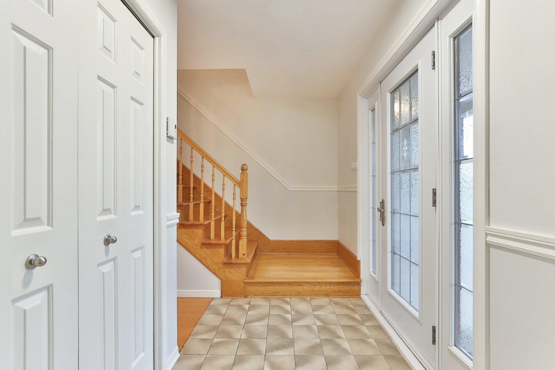 









464


15e Avenue

,
Saint-Jean-sur-Richelieu,




QC
J2X1B2

