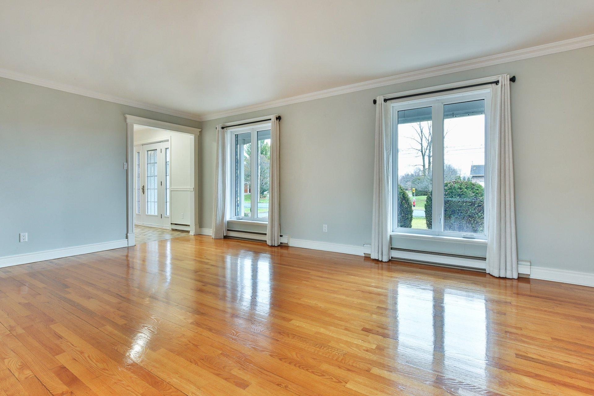 









464


15e Avenue

,
Saint-Jean-sur-Richelieu,




QC
J2X1B2

