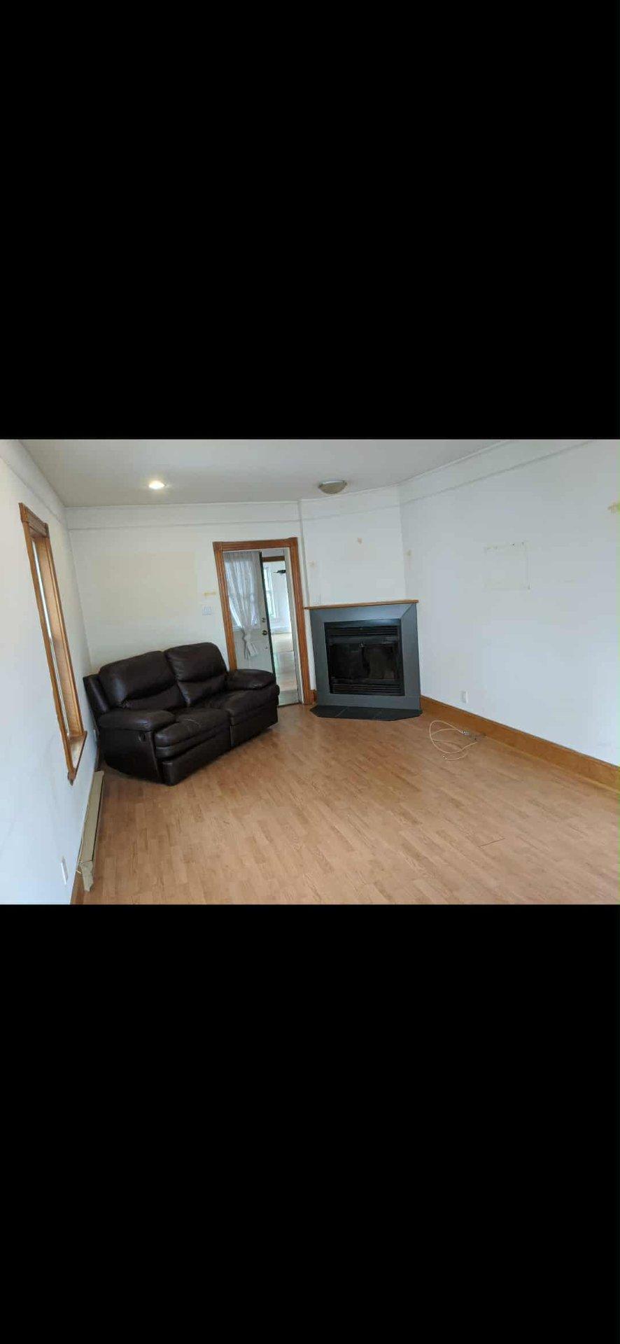 









214

 - 216


Rue St-Charles

,
Saint-Jean-sur-Richelieu,




QC
J3B2E1

